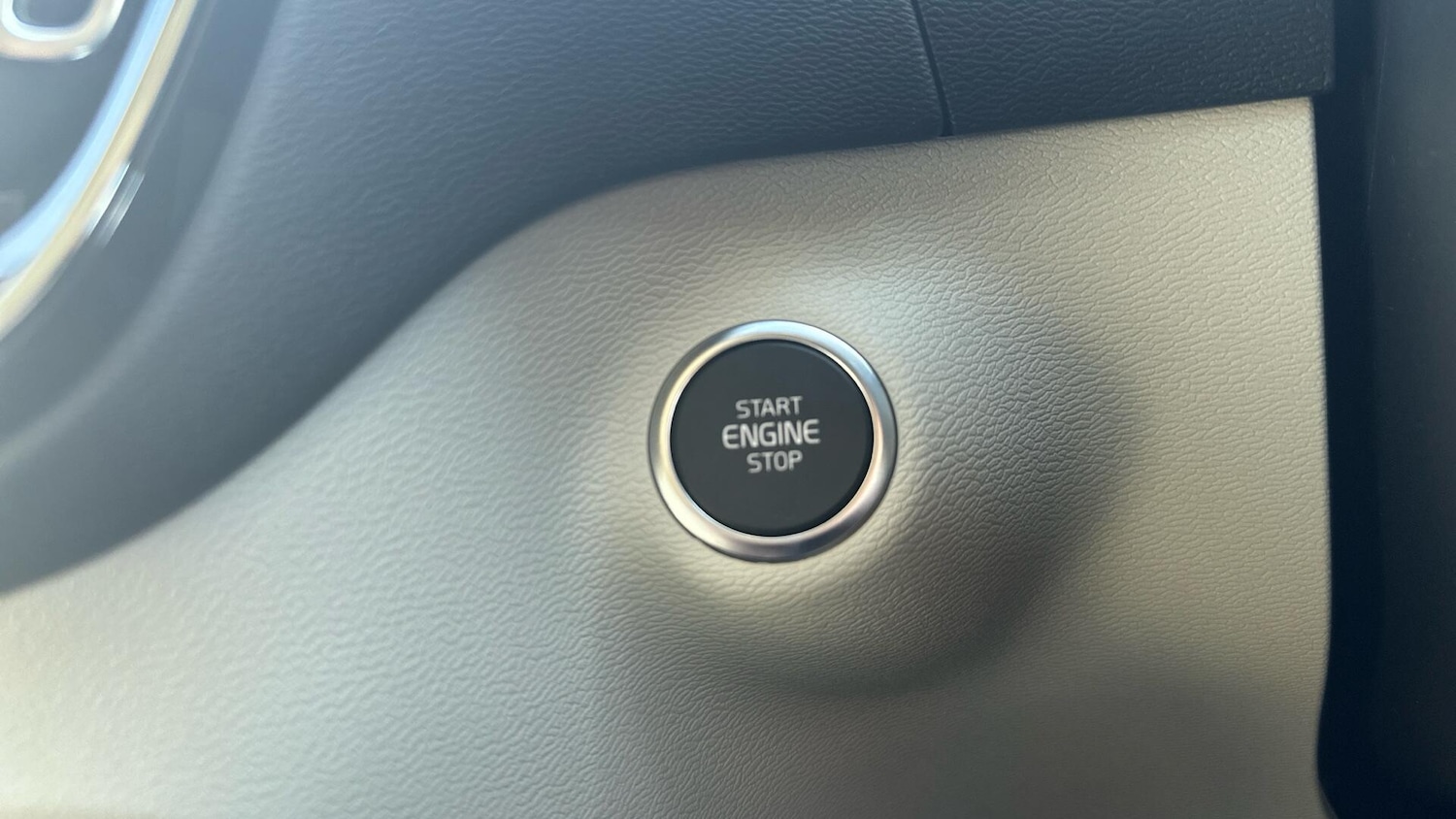 Used Volvo XC40 2025 for sale - 76926496: Photo 25