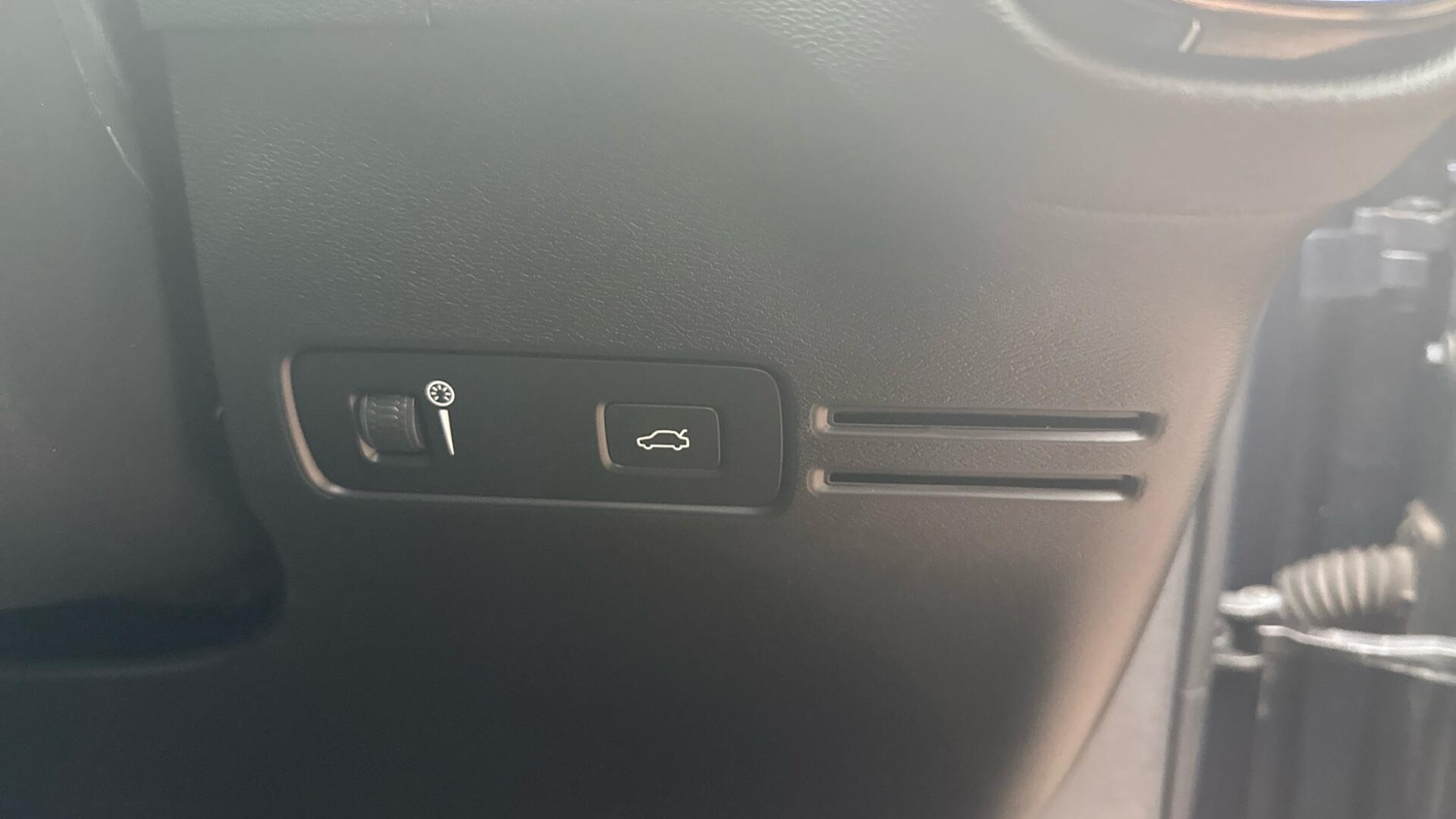 Used Volvo XC40 2021 for sale - 76306914: Photo 33