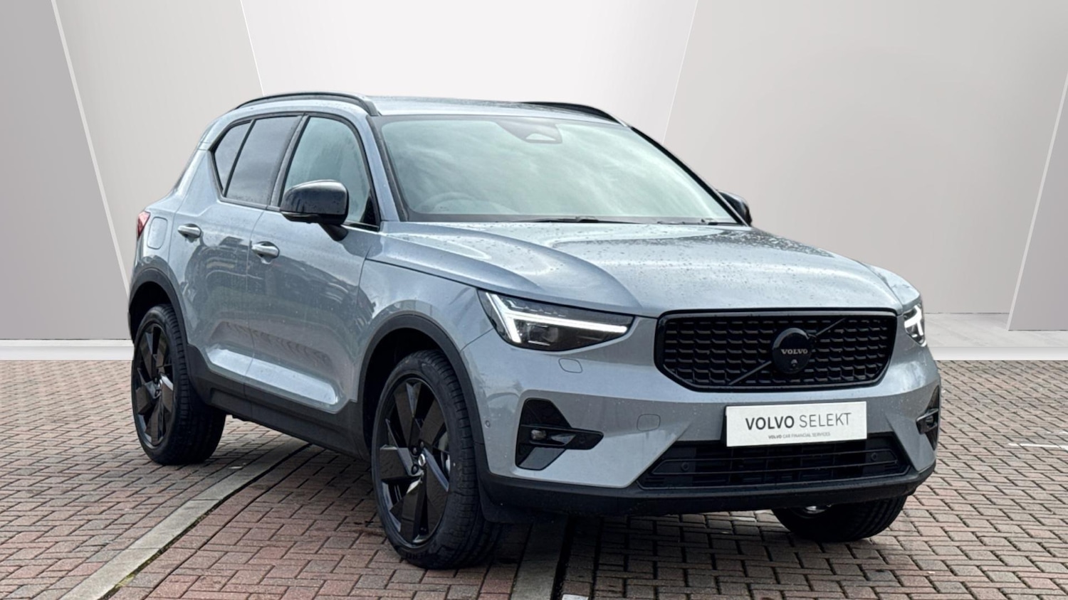 Used Volvo XC40 2026 for sale - 77723604: Photo 1