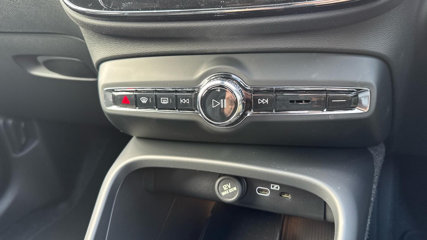 Used Volvo XC40 2026 for sale - 77723604: Photo 24