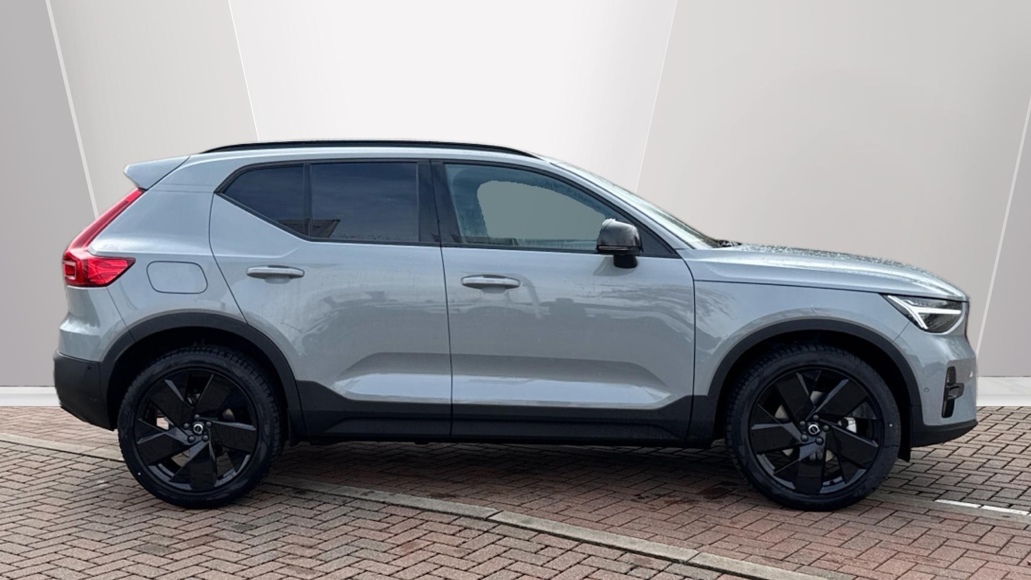 Used Volvo XC40 2026 for sale - 77723604: Photo 3