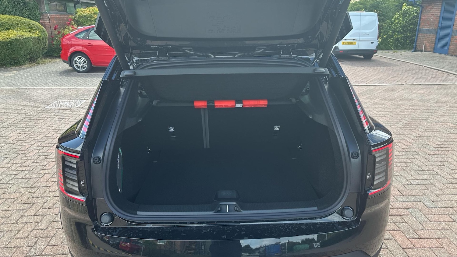 Used Volvo EX30 2025 for sale - 76607331: Photo 14