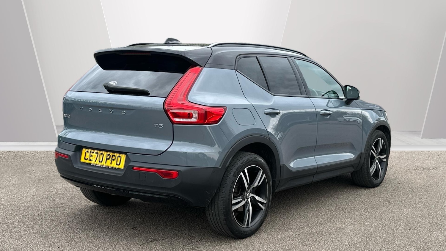 Used Volvo XC40 2020 for sale - 76306953: Photo 2
