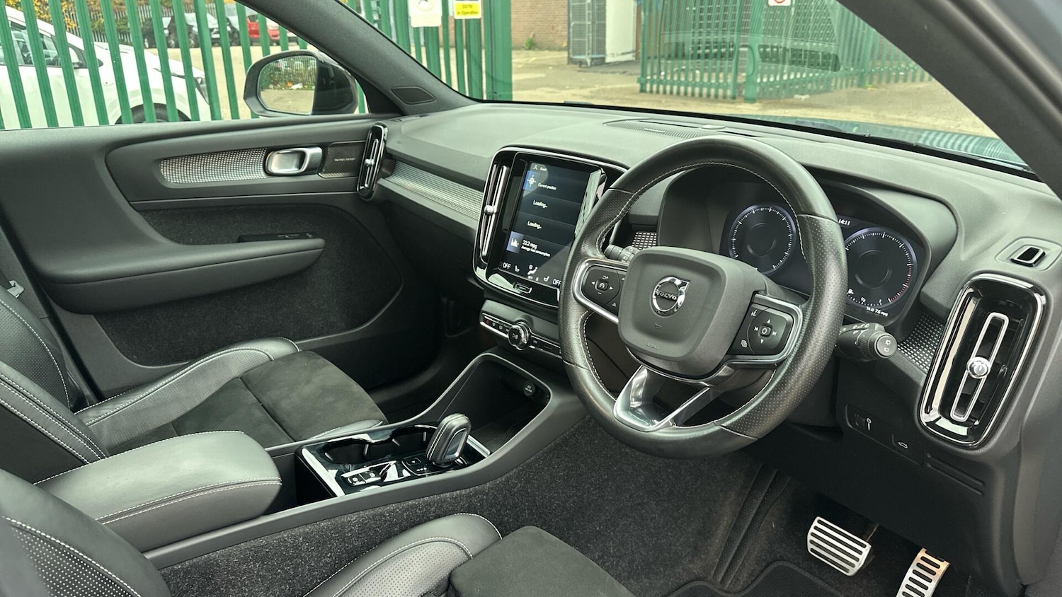 Used Volvo XC40 2020 for sale - 76306953: Photo 4