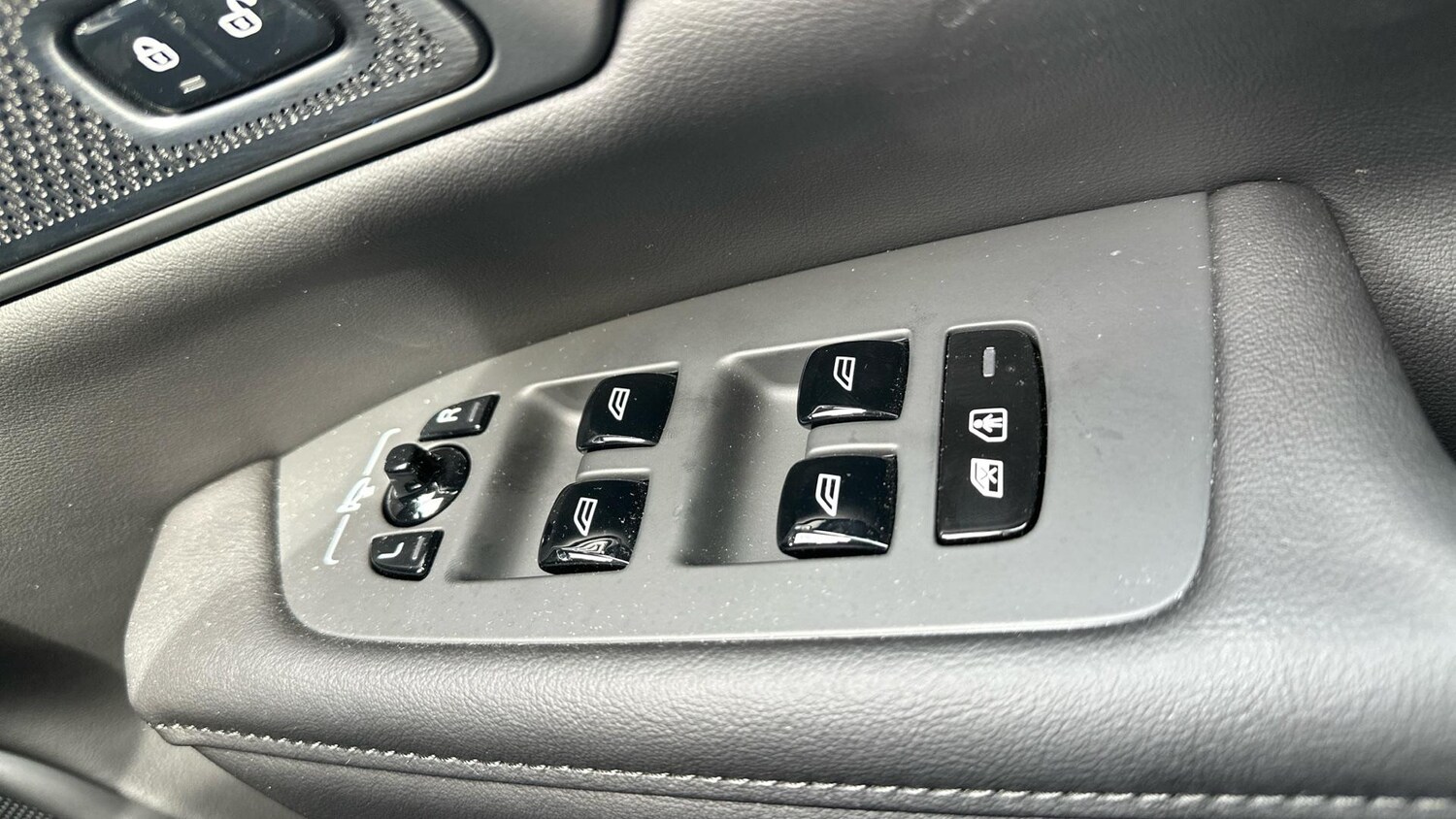 Used Volvo V90 2025 for sale - 77673061: Photo 25