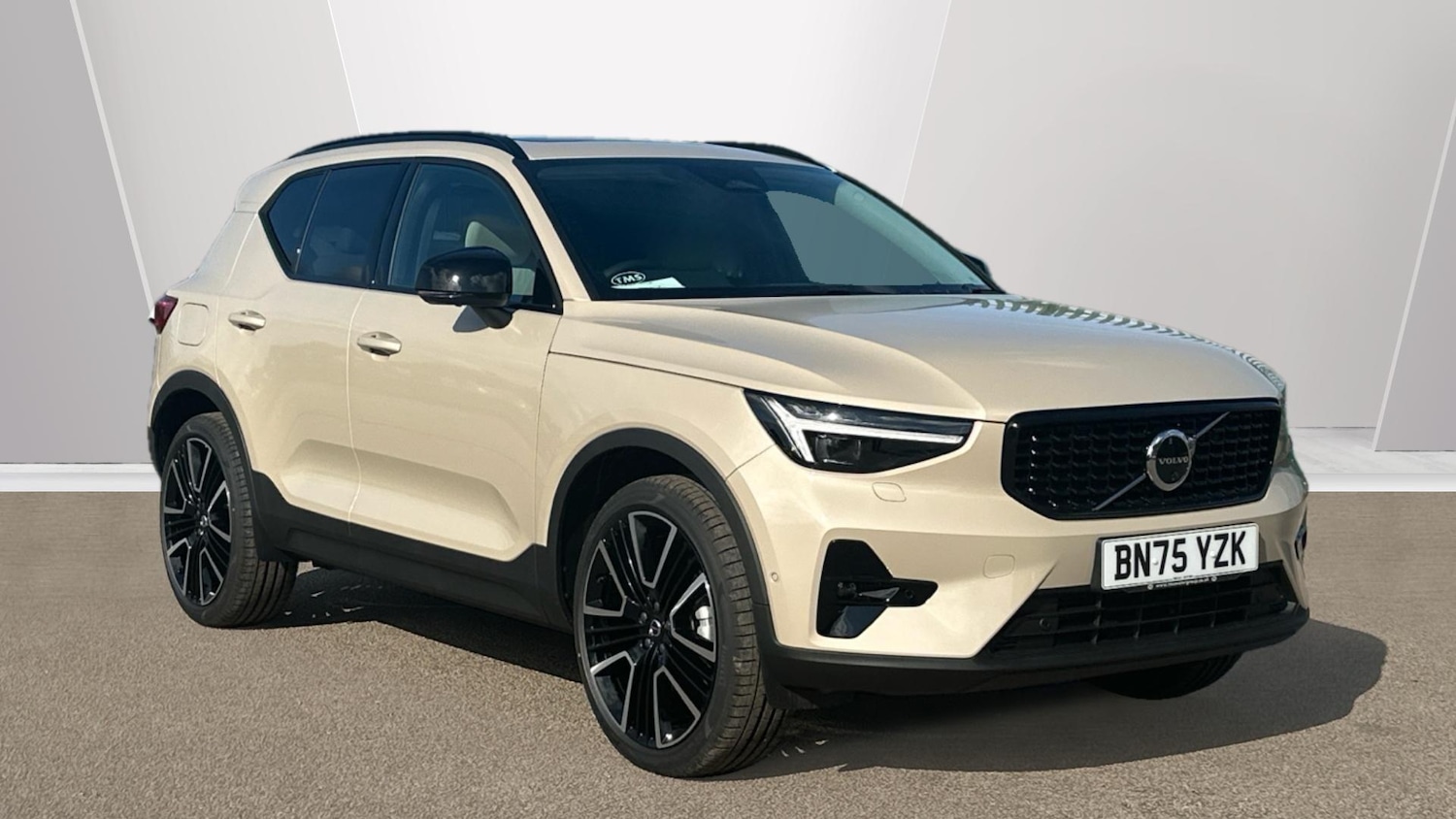 Used Volvo XC40 2025 for sale - 77331527: Photo 1