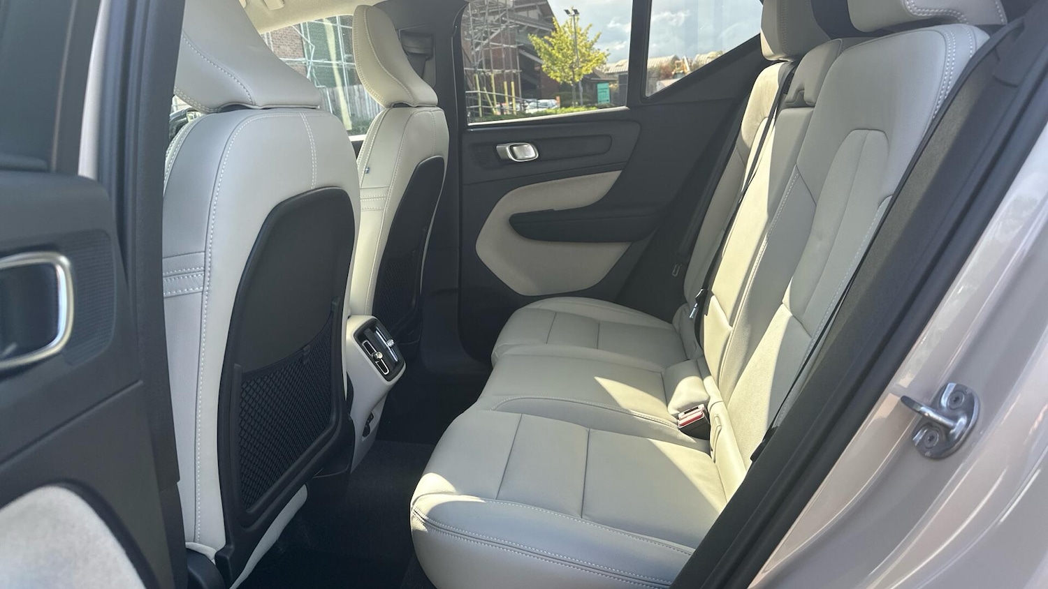 Used Volvo XC40 2025 for sale - 77331527: Photo 30