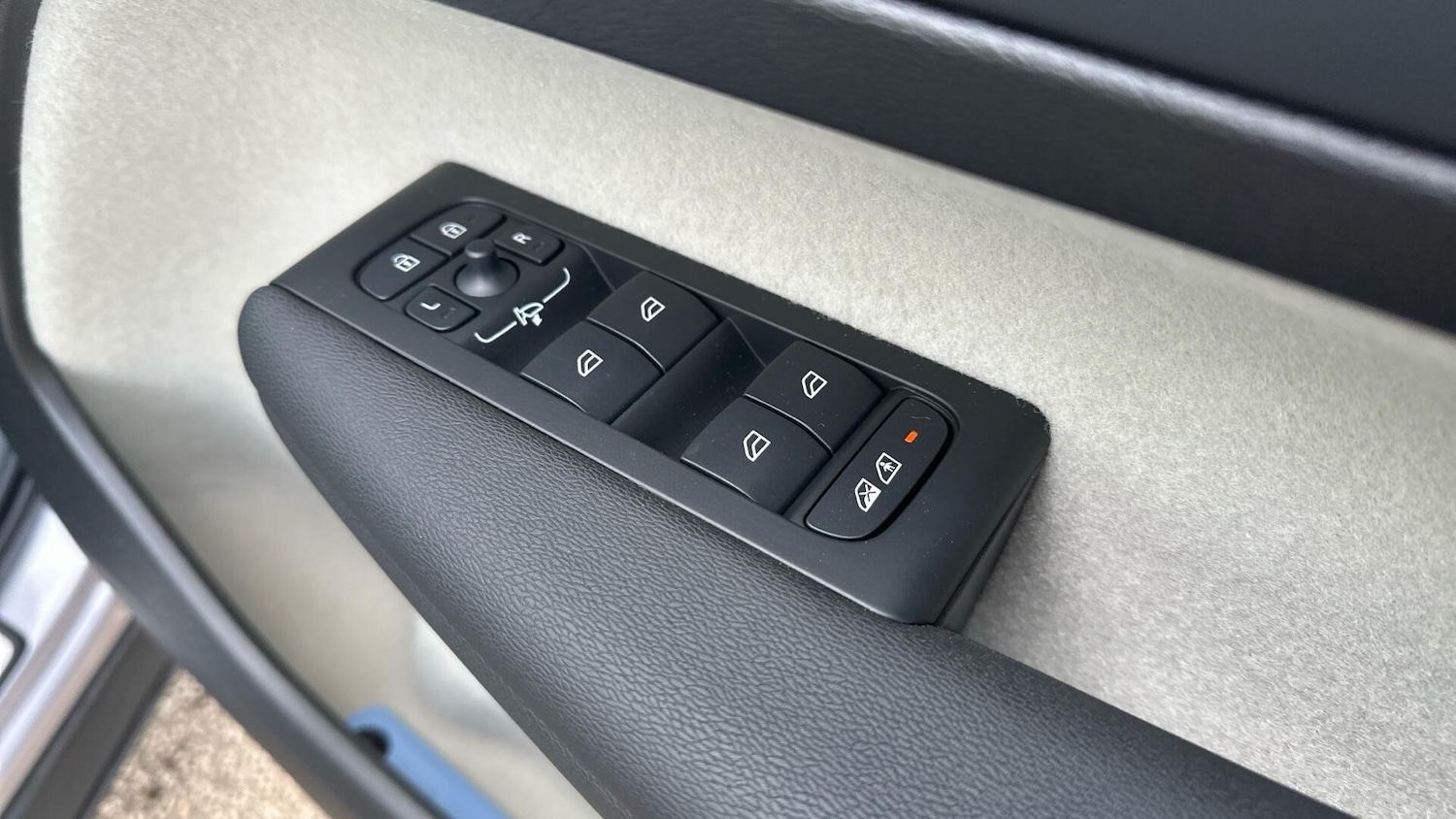 Used Volvo XC40 for sale - 76658589: Photo 22