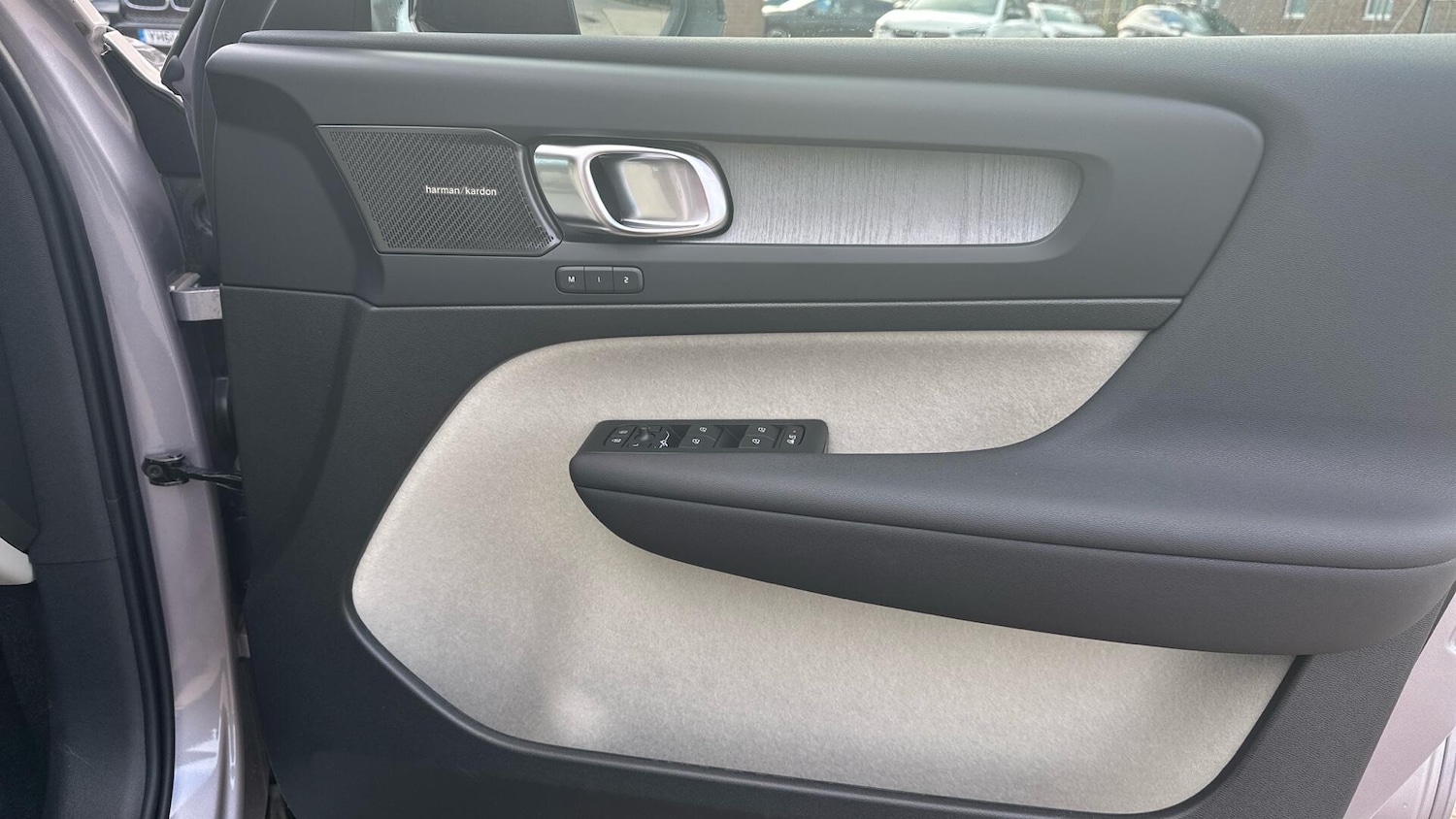 Used Volvo XC40 for sale - 76658589: Photo 26