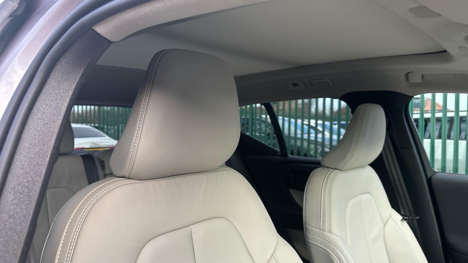 Used Volvo XC40 for sale - 76658589: Photo 28