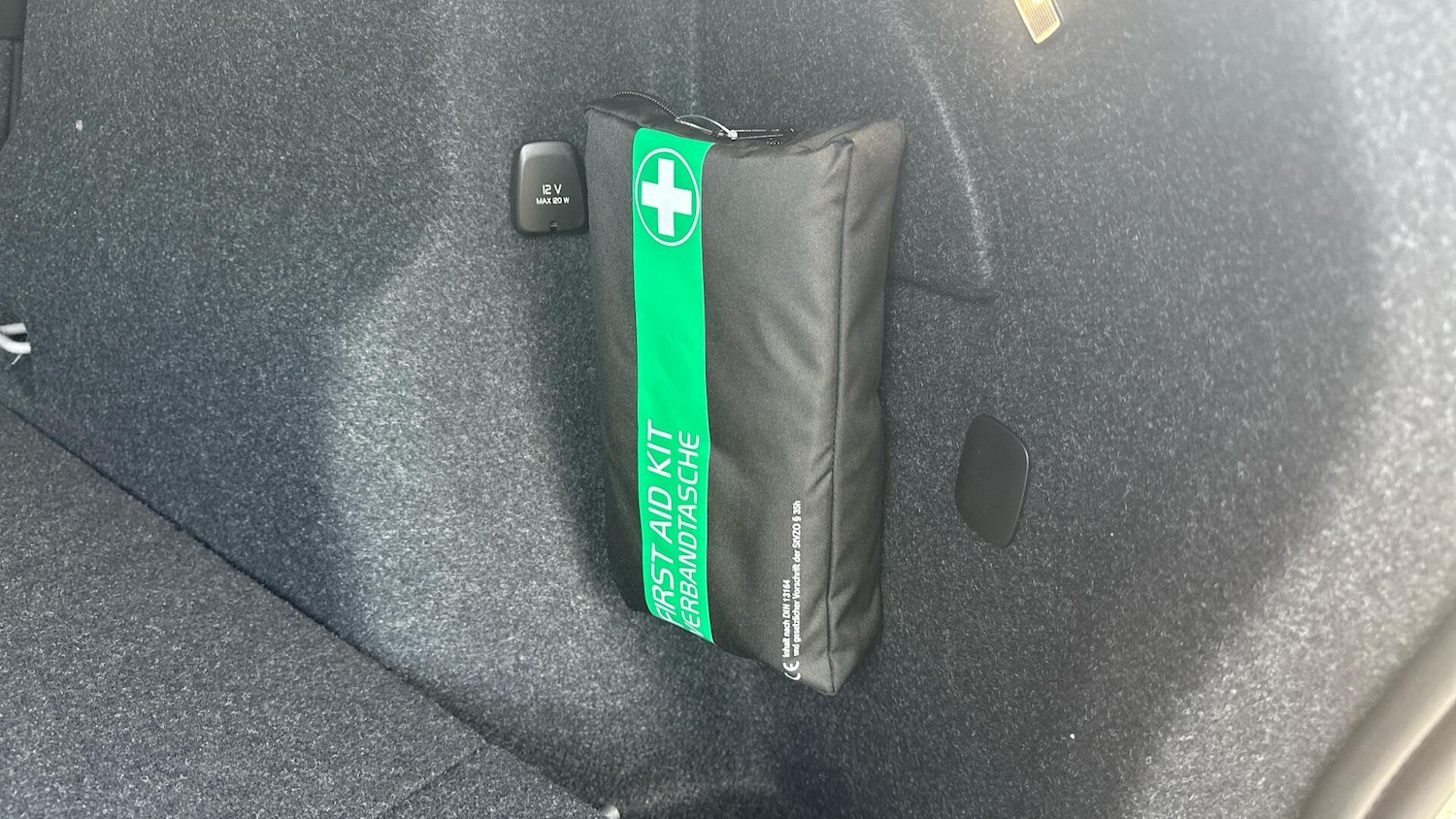 Used Volvo XC40 for sale - 76658589: Photo 31