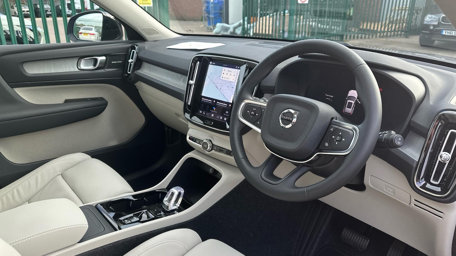 Used Volvo XC40 for sale - 76658589: Photo 4