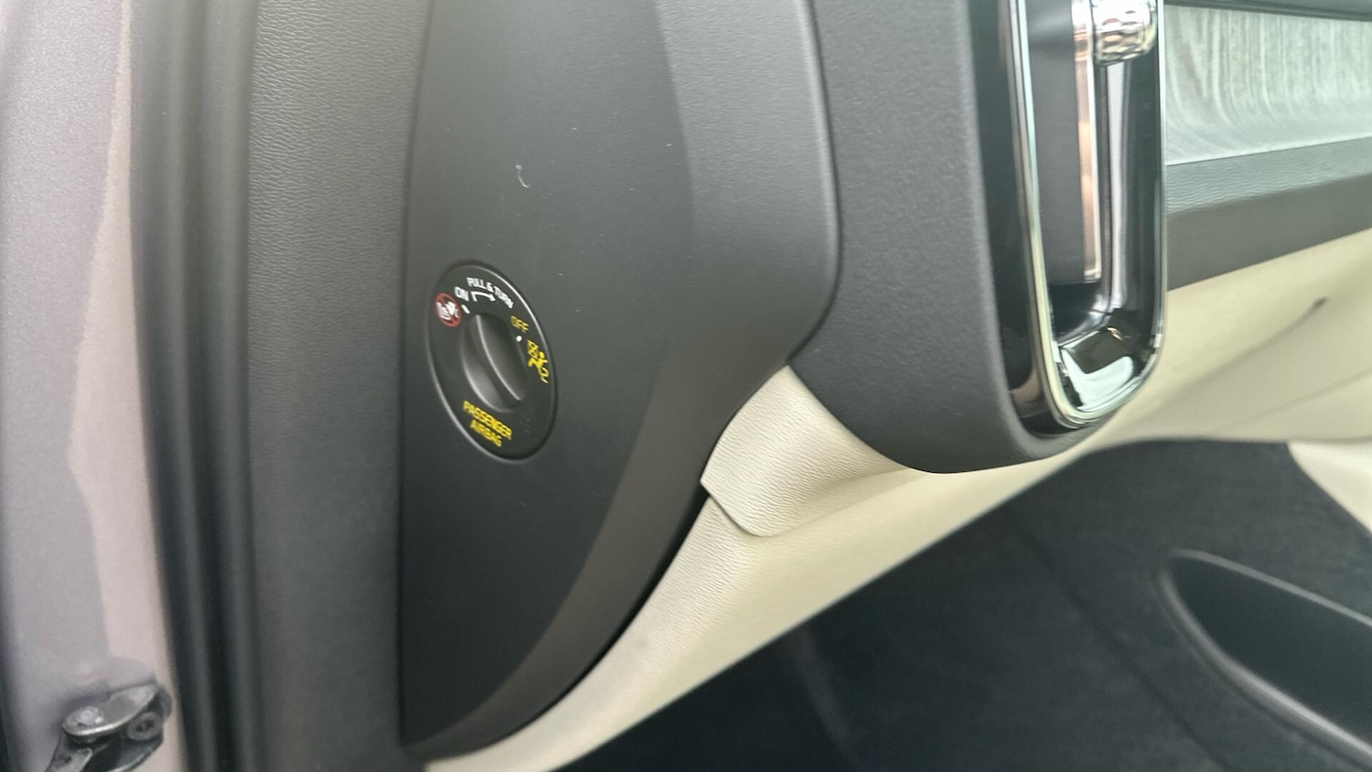 Used Volvo XC40 for sale - 76658589: Photo 48