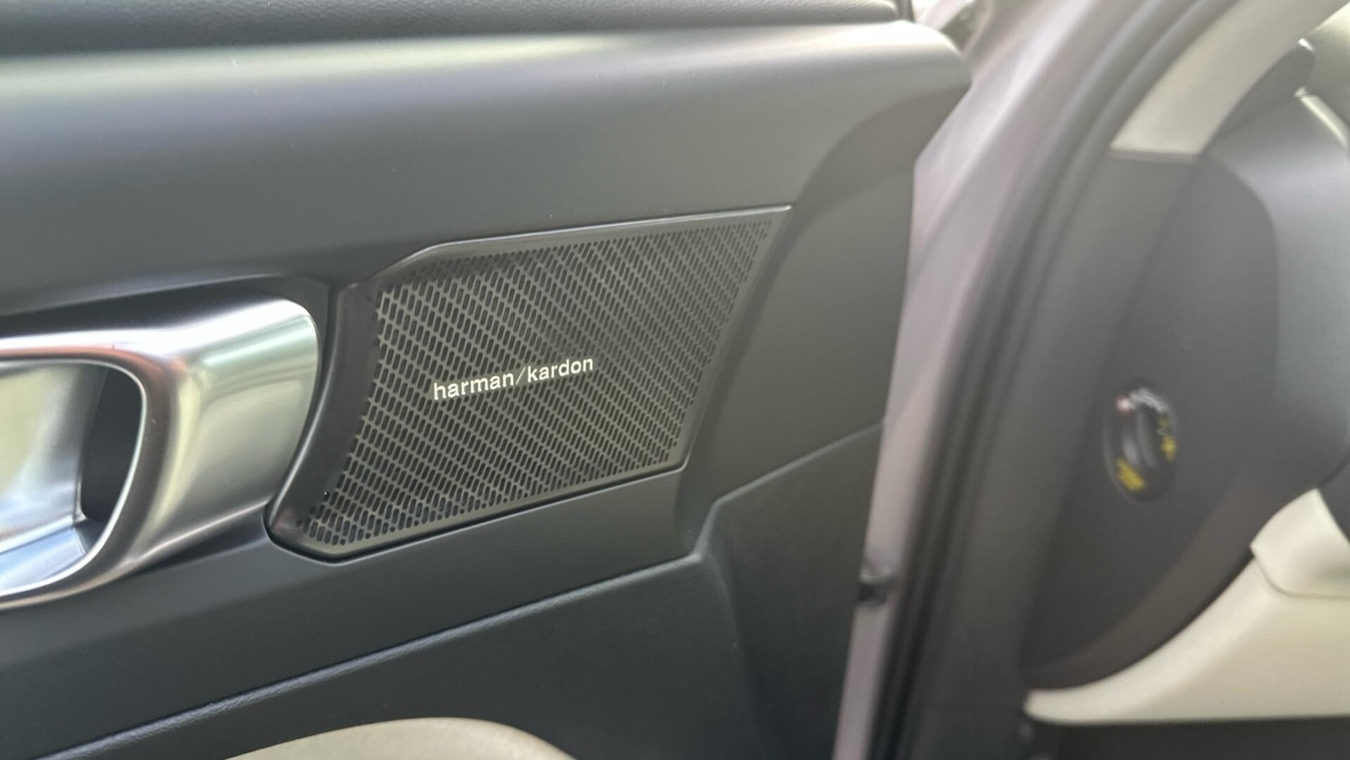 Used Volvo XC40 for sale - 76658589: Photo 49