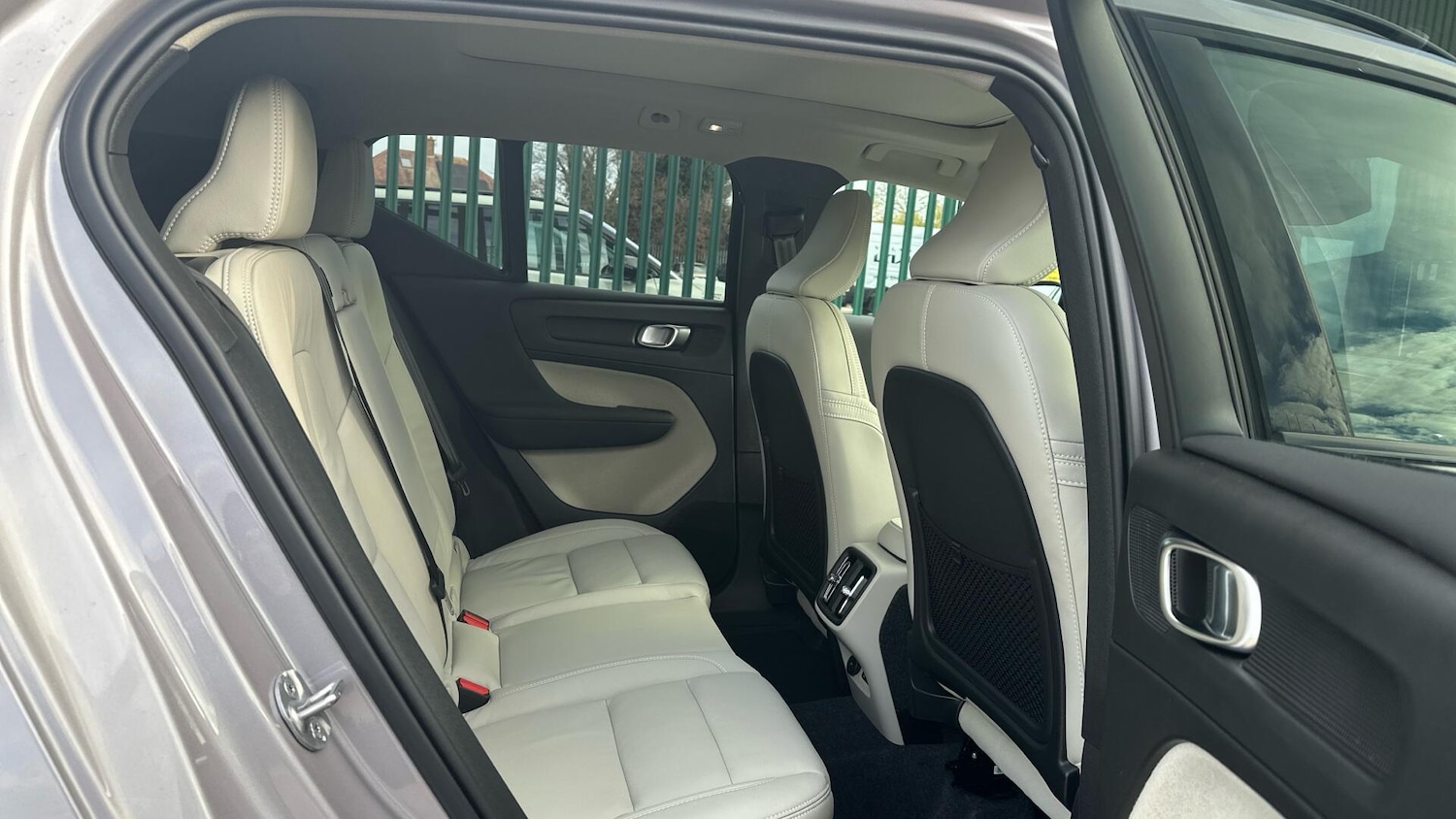 Used Volvo XC40 for sale - 76658589: Photo 6