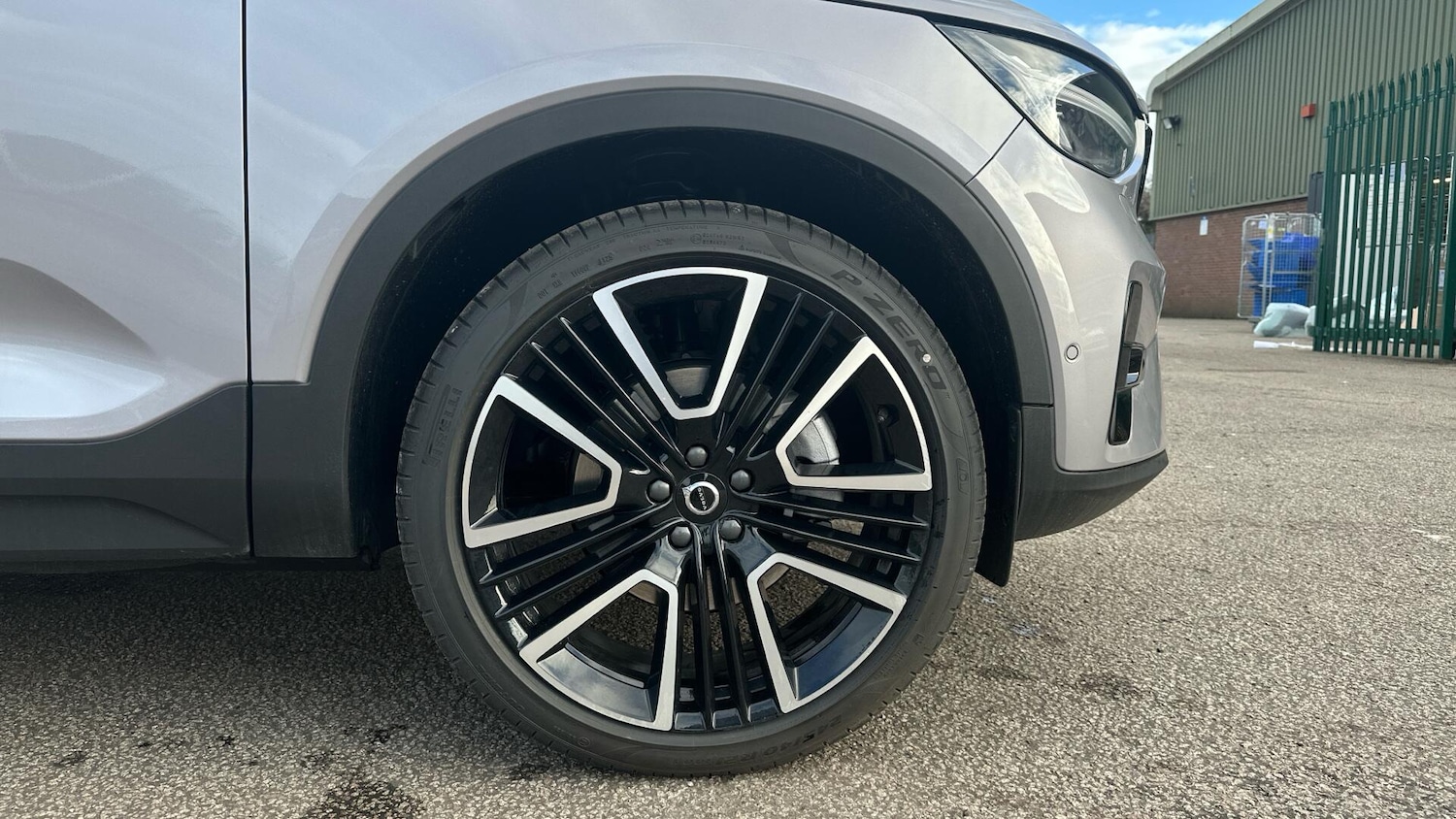 Used Volvo XC40 for sale - 76658589: Photo 9