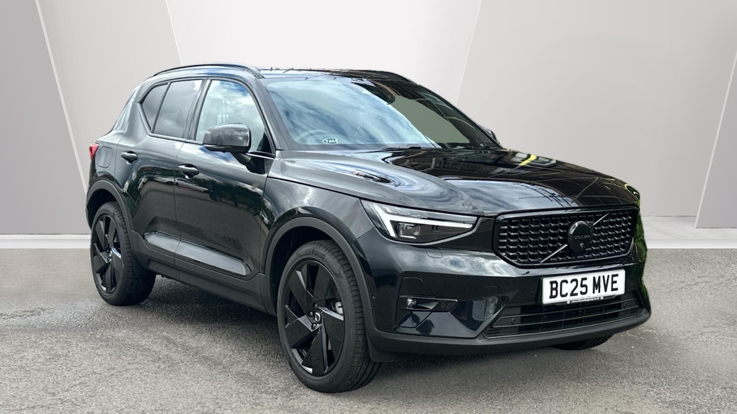 Used Volvo XC40 2025 for sale - 76306202: Photo 1