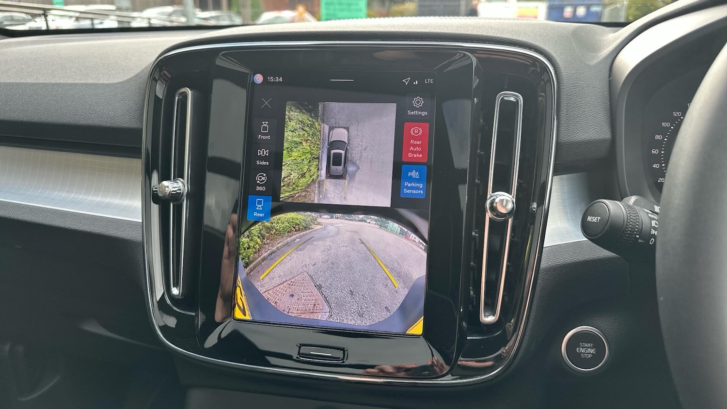 Used Volvo XC40 2025 for sale - 76306202: Photo 17