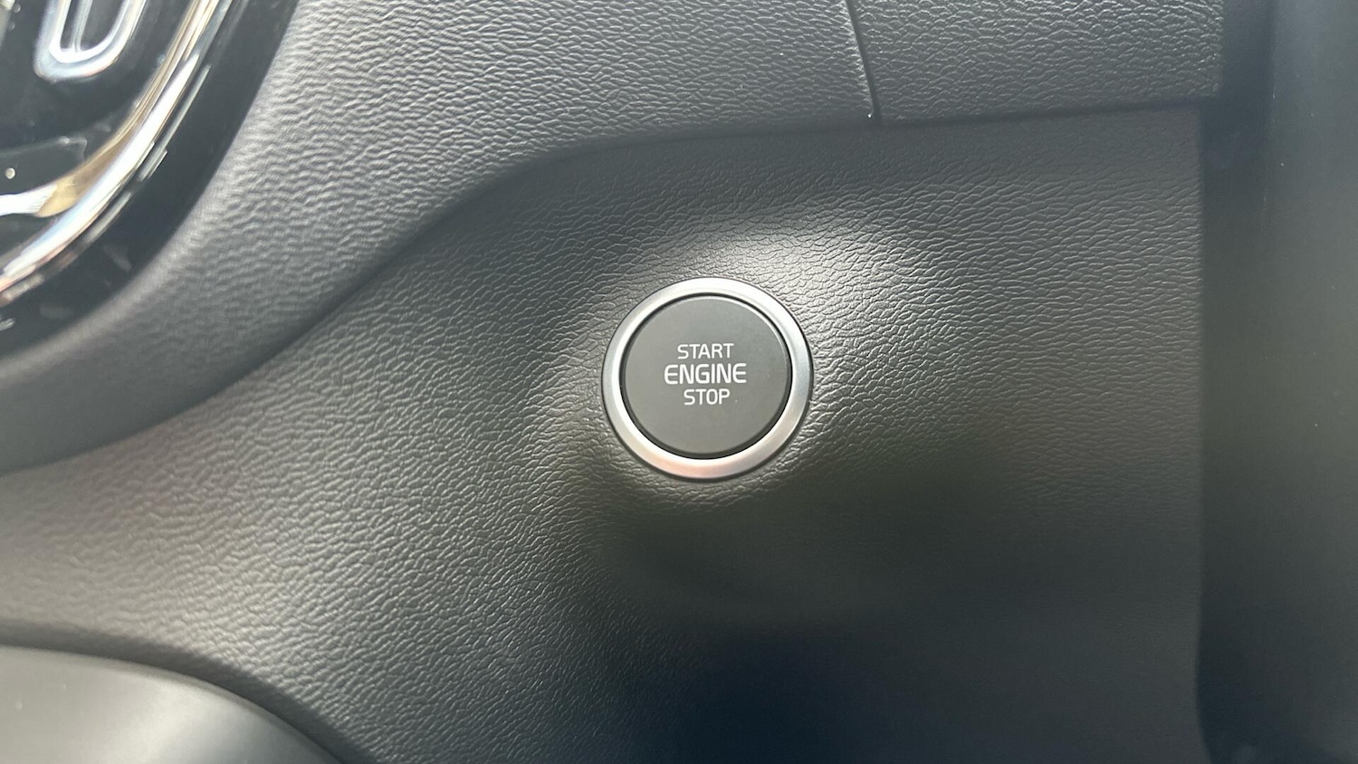 Used Volvo XC40 2025 for sale - 76306202: Photo 25