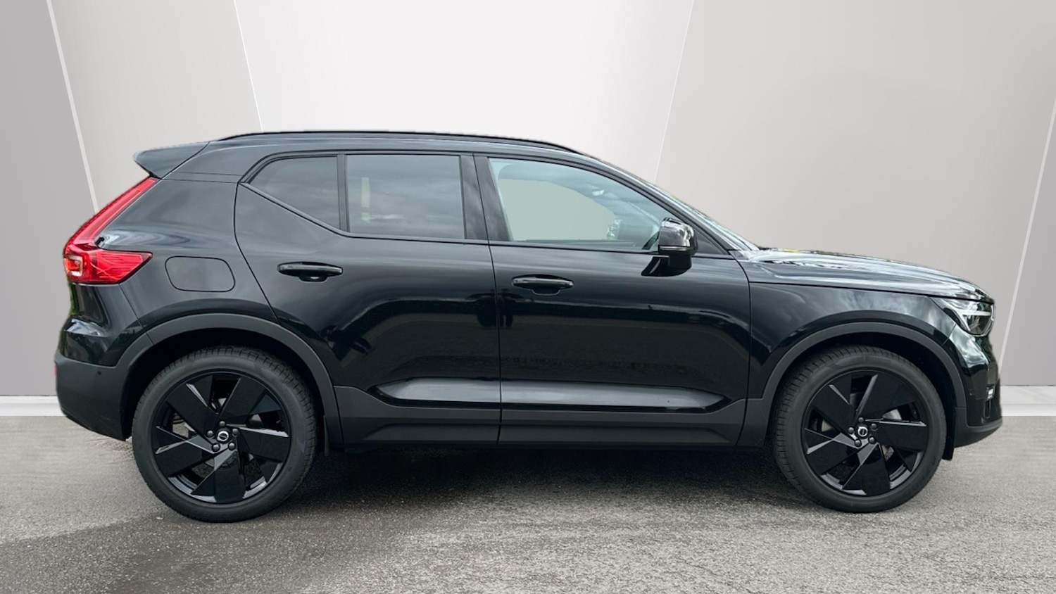 Used Volvo XC40 2025 for sale - 76306202: Photo 3