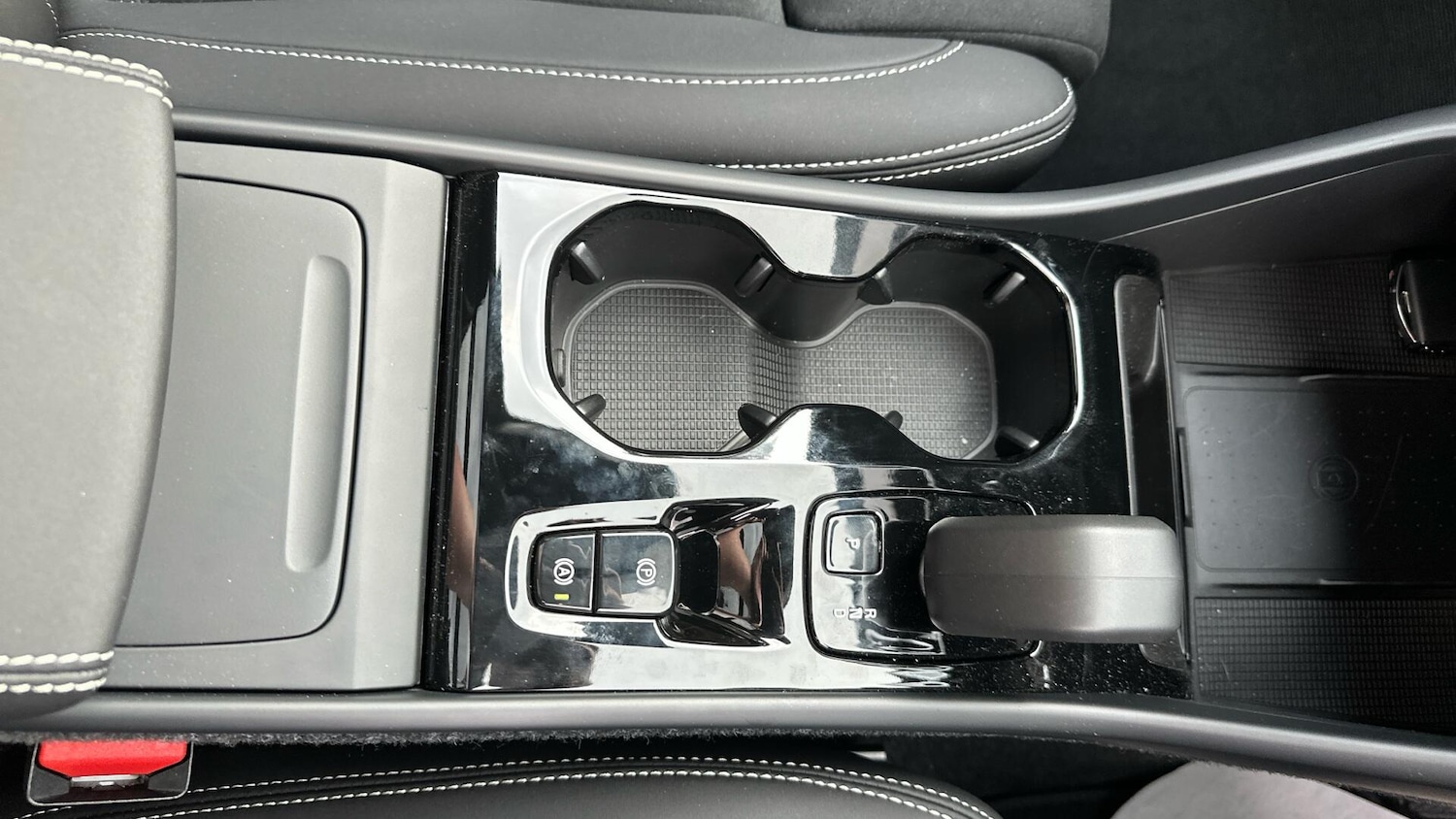 Used Volvo XC40 2025 for sale - 76306202: Photo 31