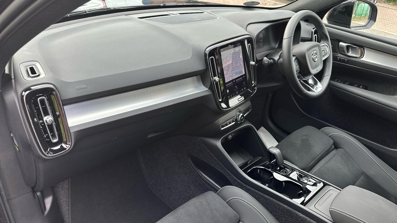 Used Volvo XC40 2025 for sale - 76306202: Photo 43