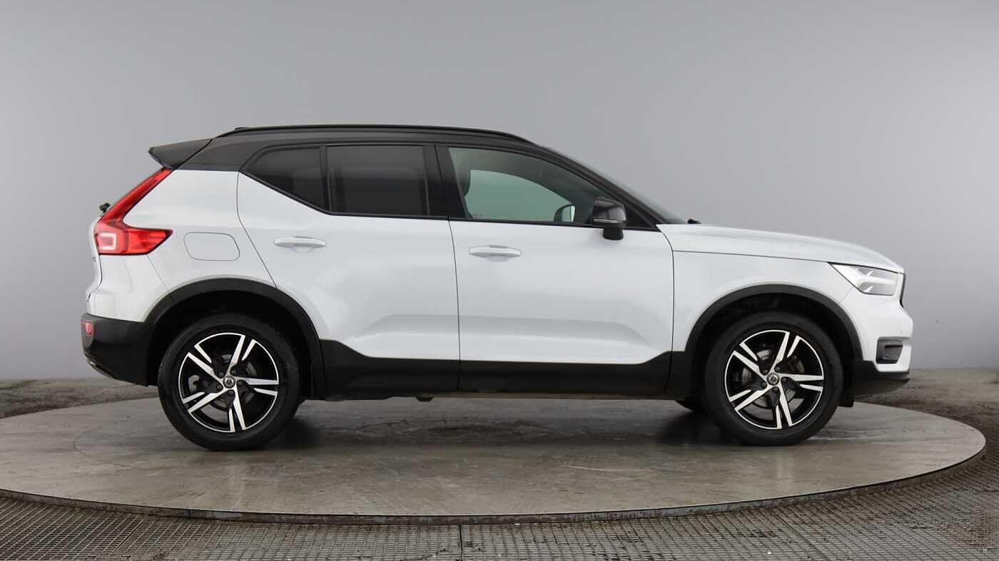 Used Volvo XC40 2021 for sale - 77091819: Photo 2