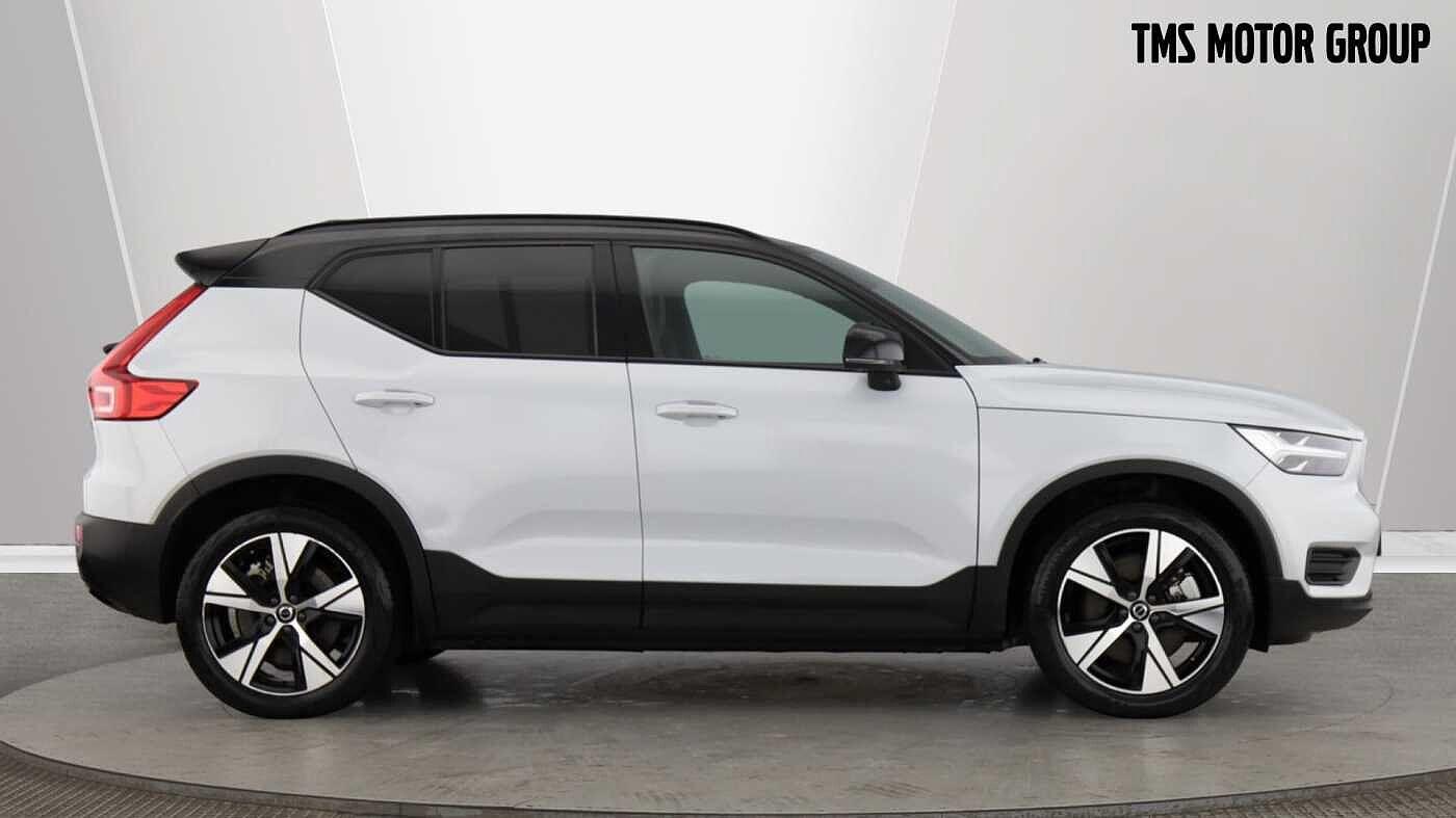 Used Volvo XC40 2021 for sale - 77091076: Photo 2