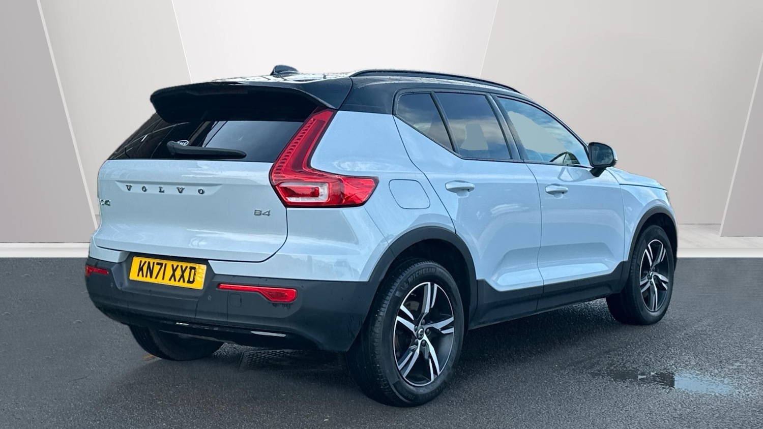 Used Volvo XC40 2021 for sale - 76336500: Photo 2