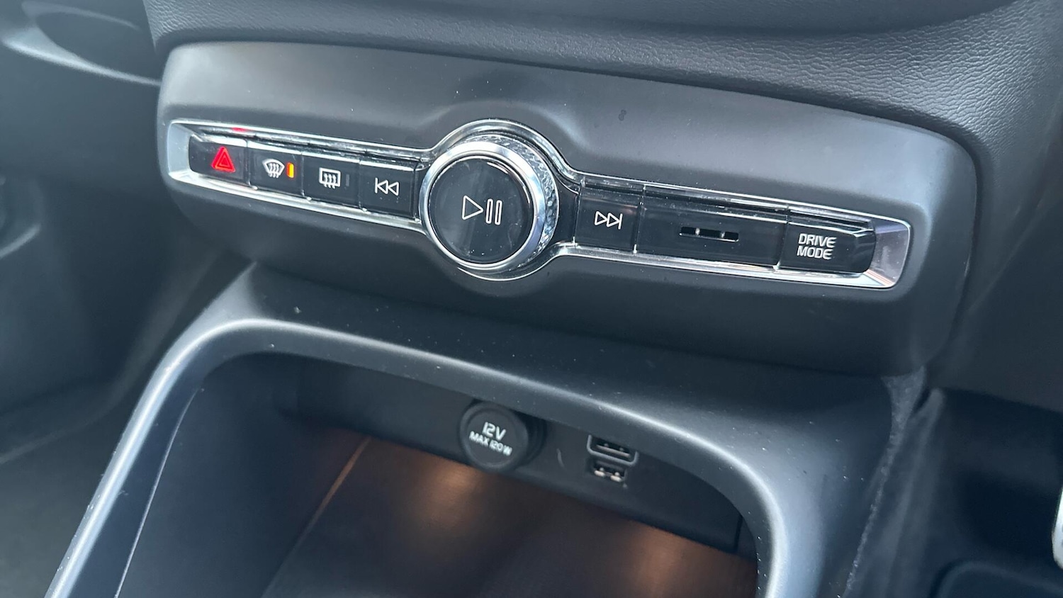 Used Volvo XC40 2021 for sale - 76336500: Photo 41