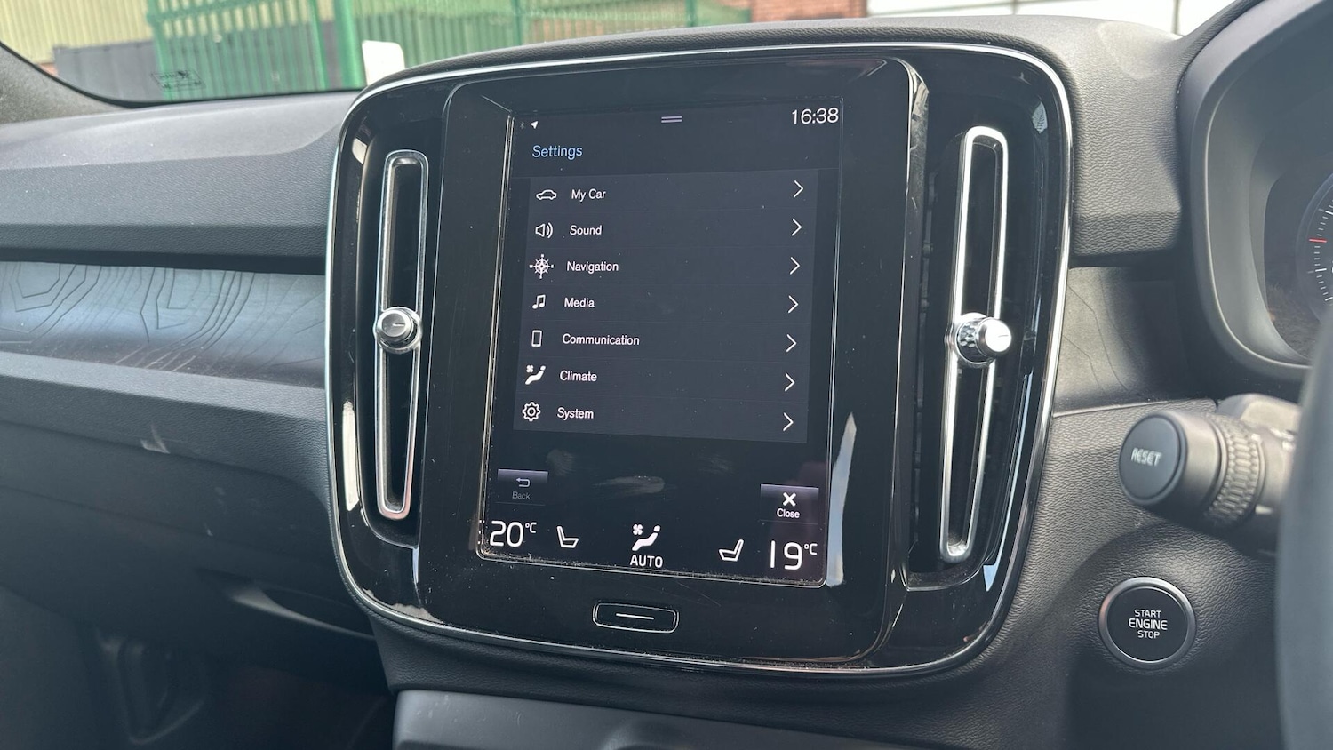 Used Volvo XC40 2022 for sale - 76307865: Photo 16