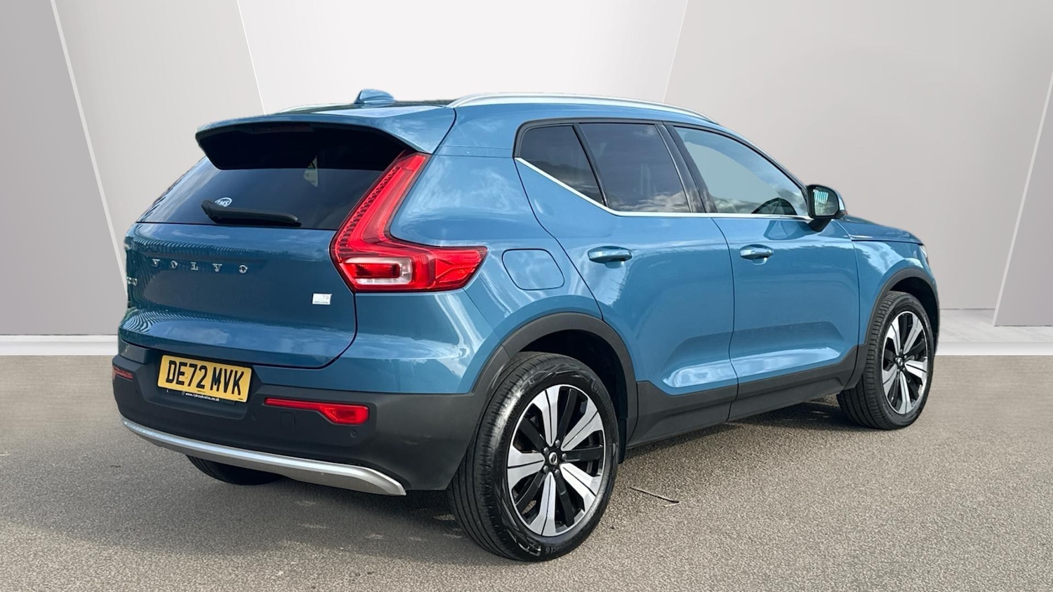 Used Volvo XC40 2022 for sale - 76307865: Photo 2