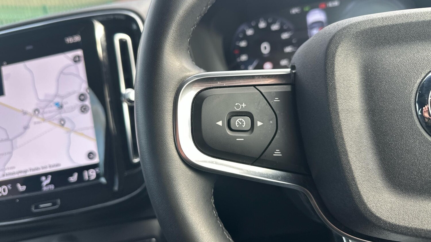 Used Volvo XC40 2022 for sale - 76307865: Photo 20