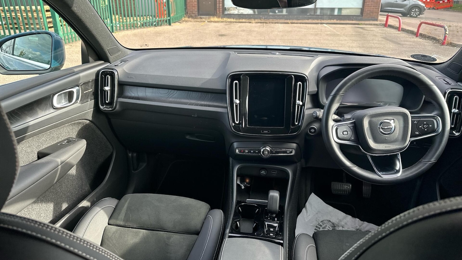 Used Volvo XC40 2022 for sale - 76307865: Photo 5