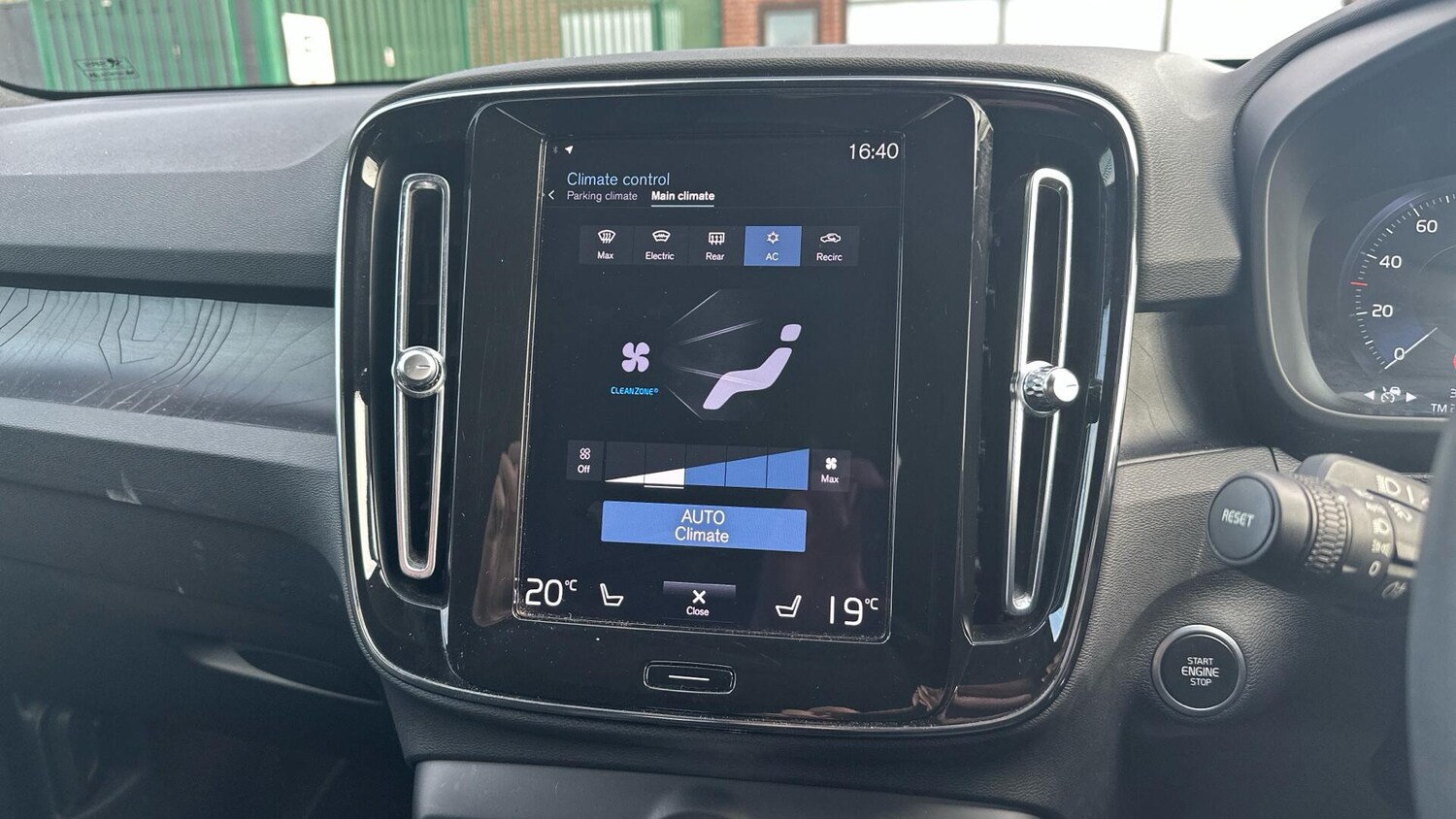 Used Volvo XC40 2022 for sale - 76307865: Photo 50