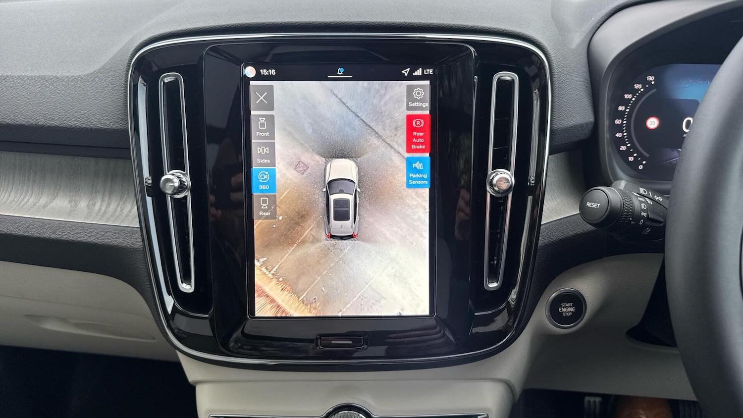 Used Volvo XC40 2026 for sale - 77143367: Photo 14