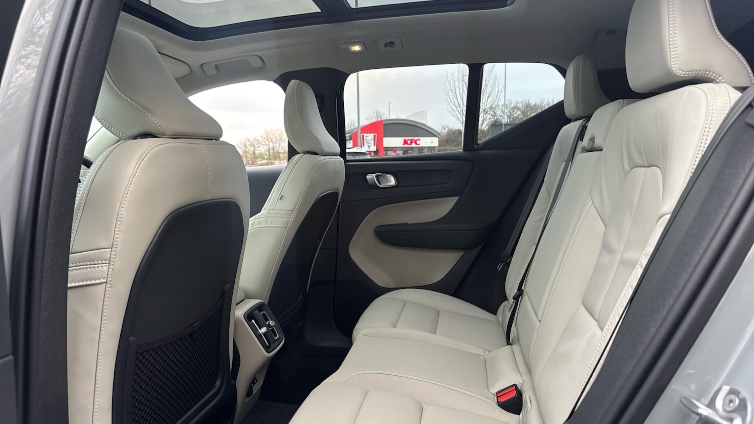 Used Volvo XC40 2026 for sale - 77143367: Photo 15