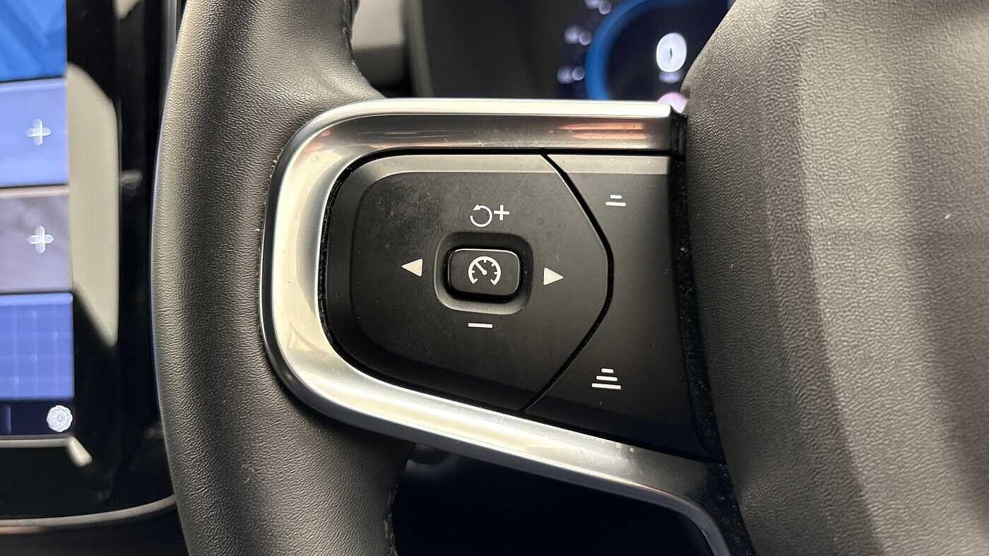 Used Volvo XC40 2022 for sale - 76633203: Photo 31