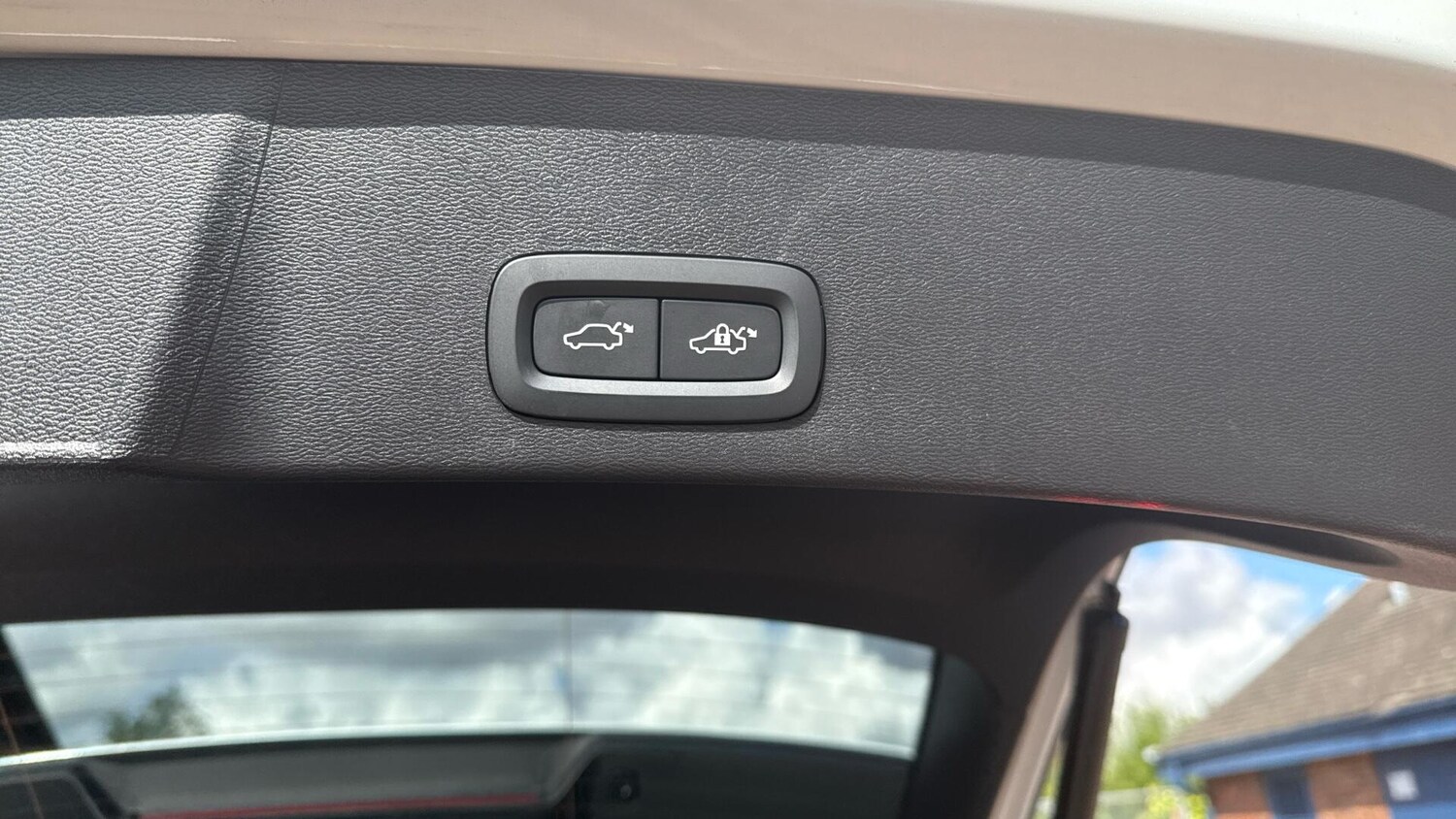 Used Volvo XC40 2025 for sale - 77672970: Photo 30