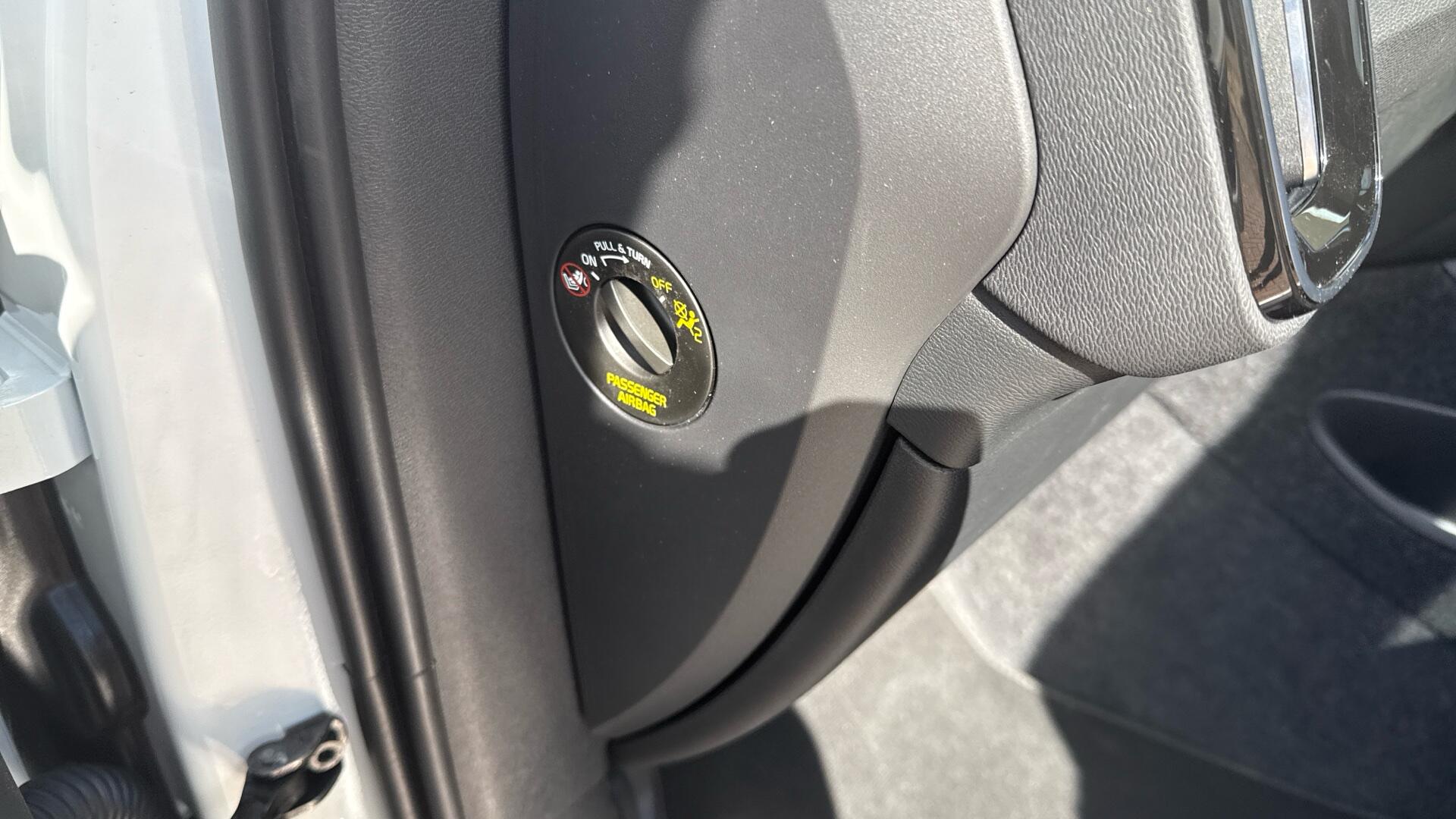 Used Volvo XC40 2025 for sale - 77672970: Photo 44