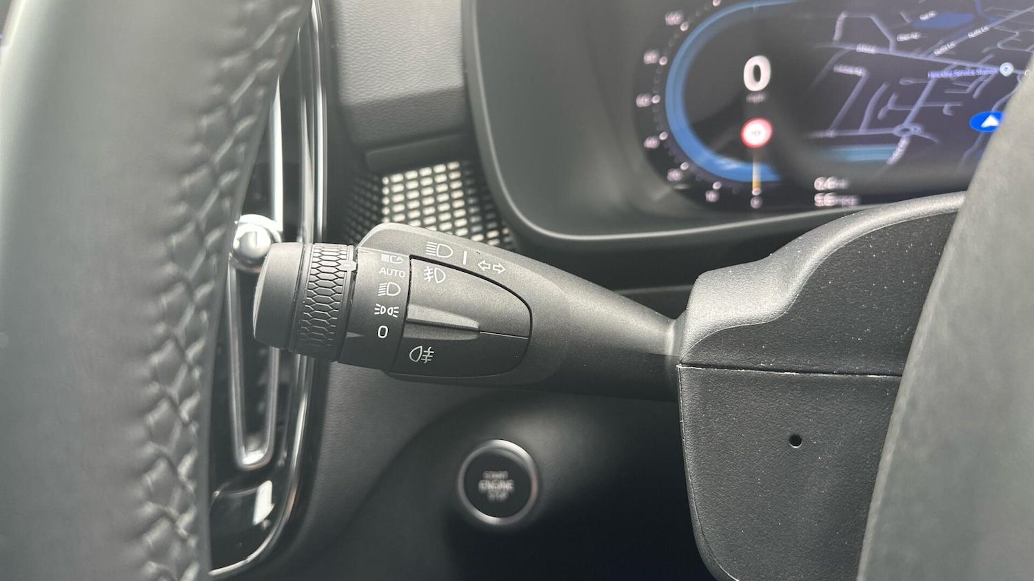 Used Volvo XC40 2024 for sale - 76306244: Photo 19