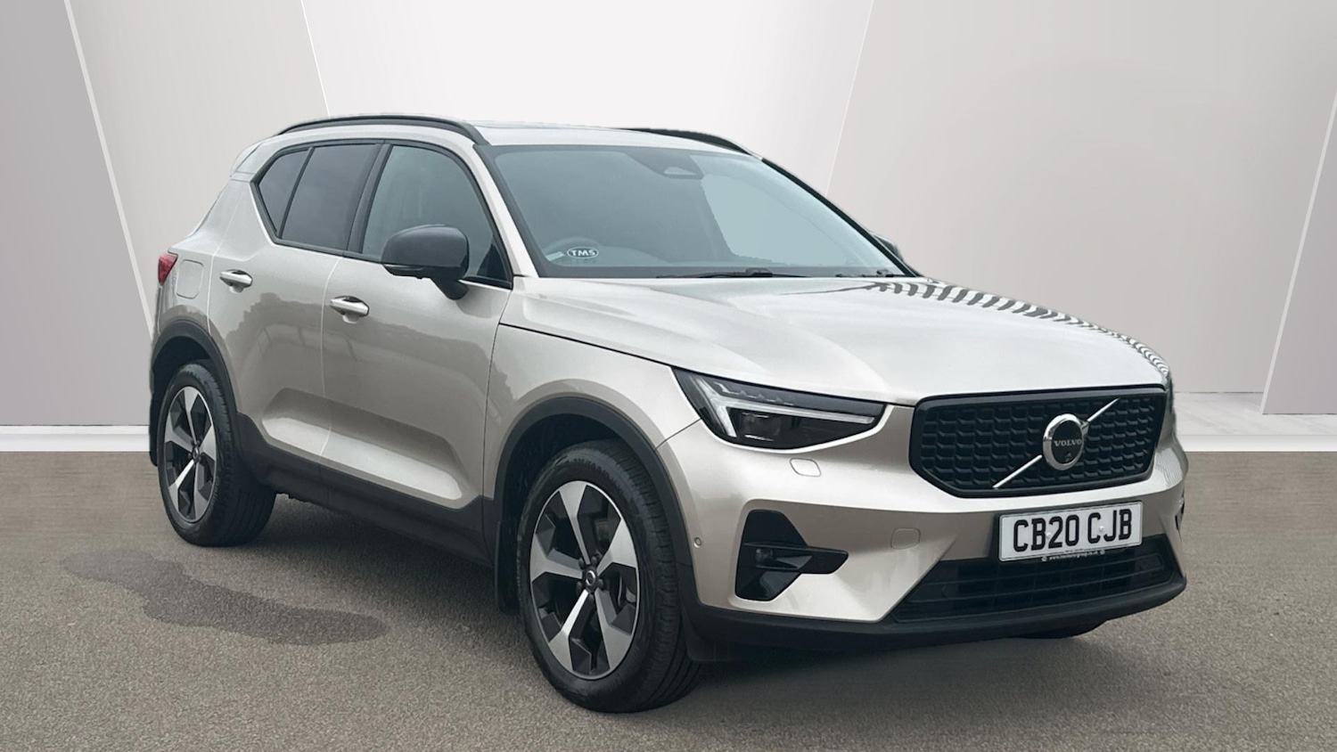 Used Volvo XC40 2024 for sale - 76306244: Photo 2