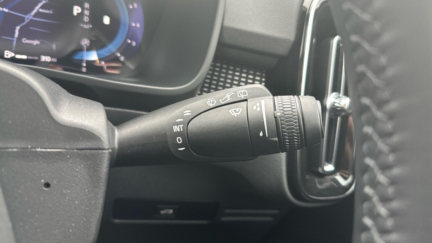 Used Volvo XC40 2024 for sale - 76306244: Photo 22