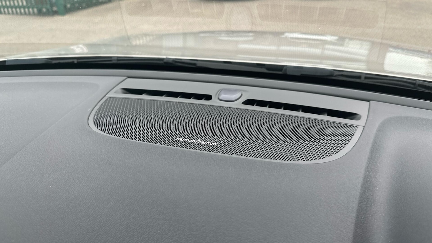 Used Volvo XC40 2024 for sale - 76306244: Photo 24