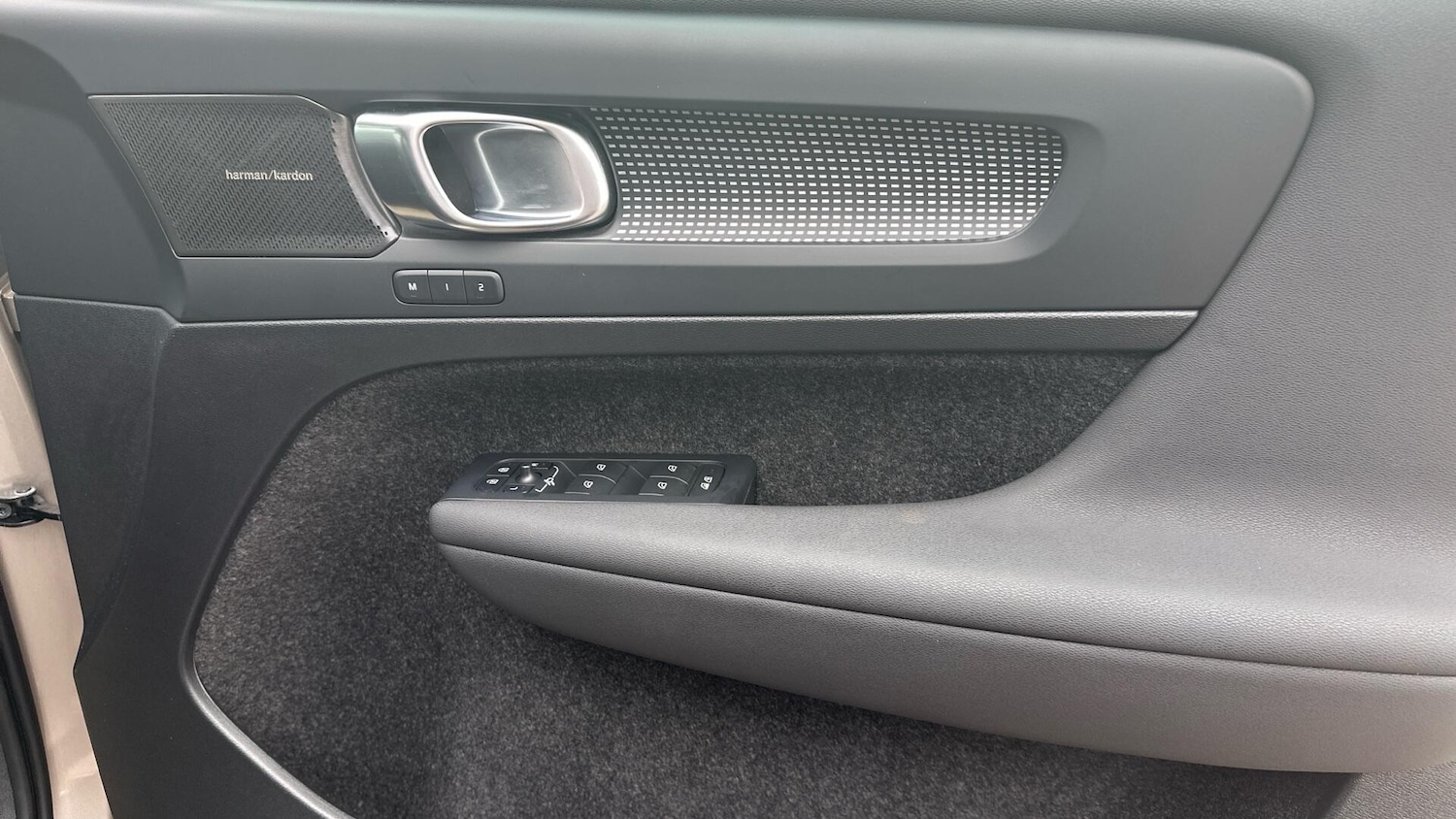 Used Volvo XC40 2024 for sale - 76306244: Photo 28