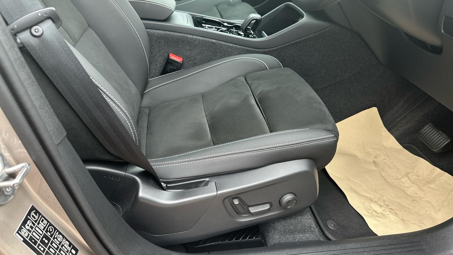 Used Volvo XC40 2024 for sale - 76306244: Photo 29