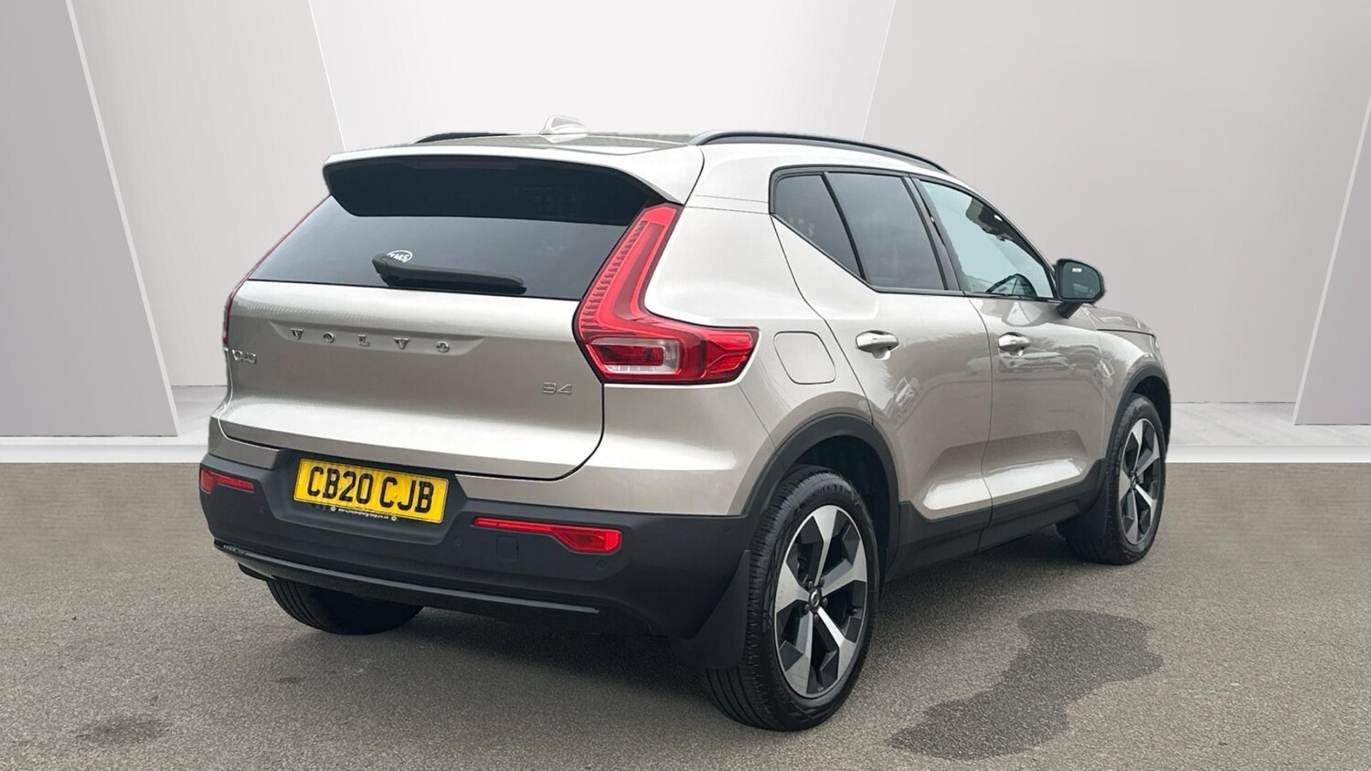 Used Volvo XC40 2024 for sale - 76306244: Photo 3