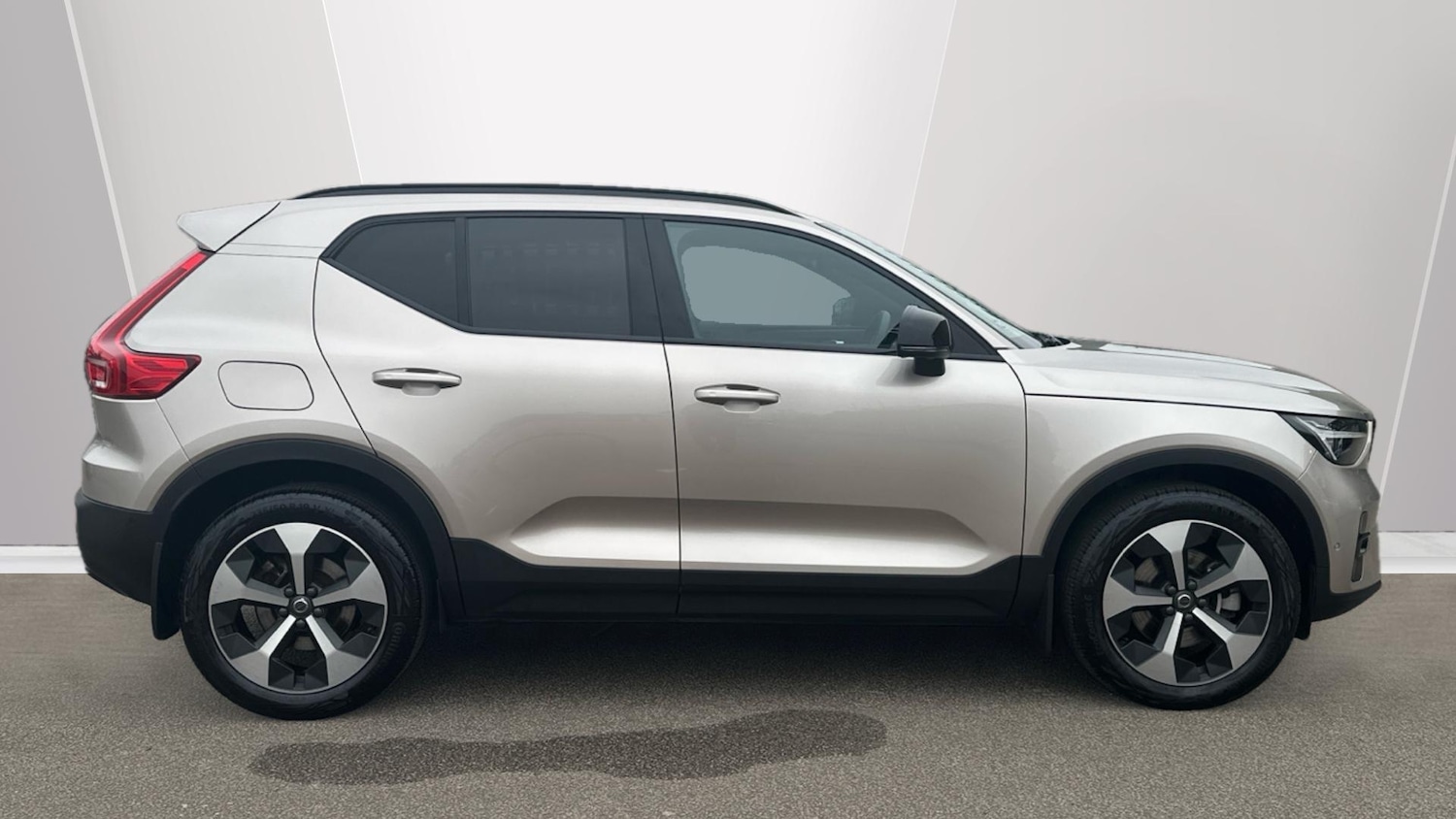 Used Volvo XC40 2024 for sale - 76306244: Photo 4