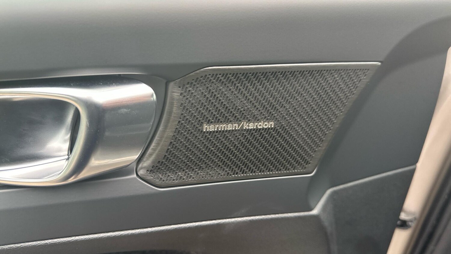 Used Volvo XC40 2024 for sale - 76306244: Photo 45