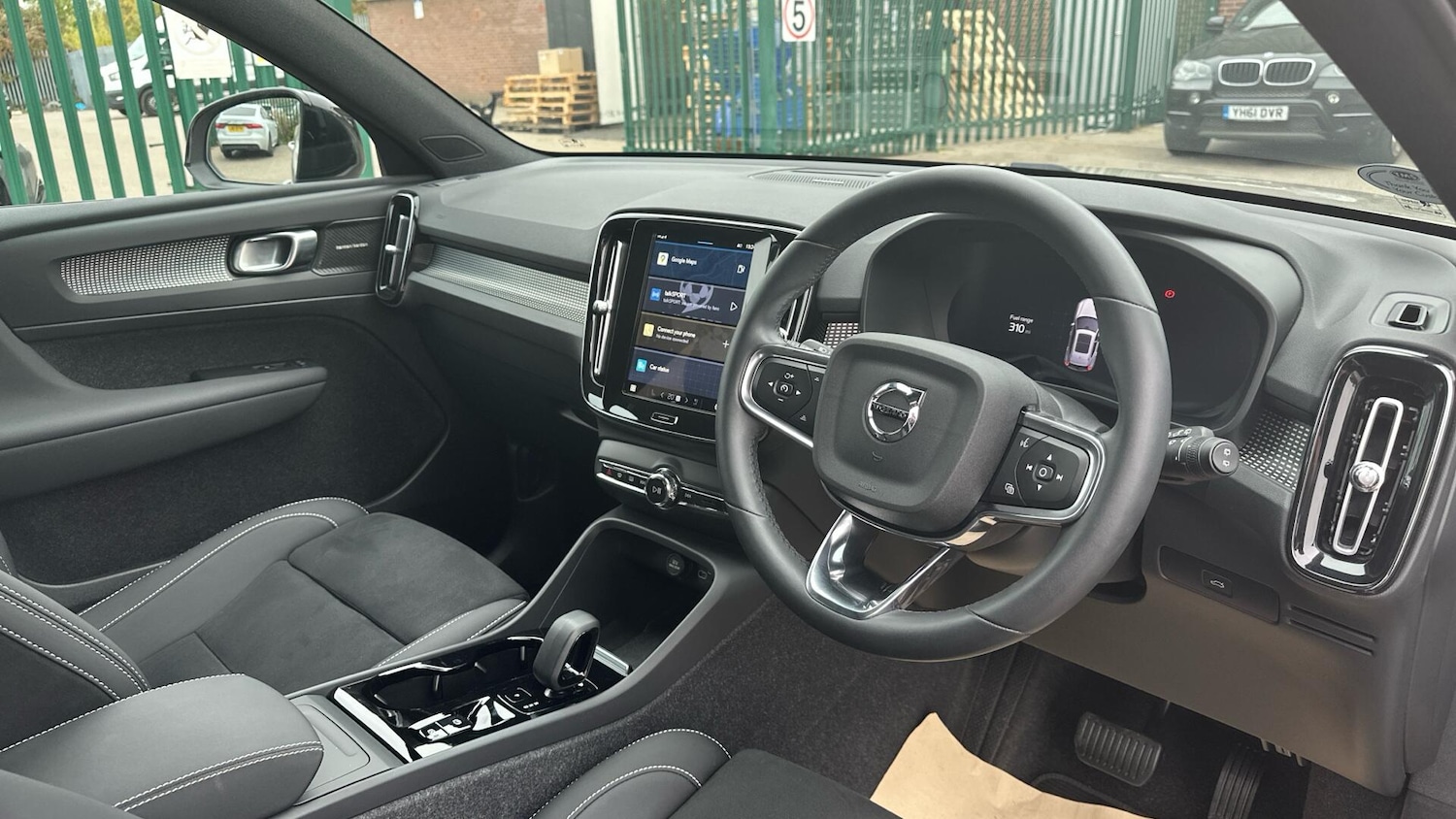 Used Volvo XC40 2024 for sale - 76306244: Photo 5